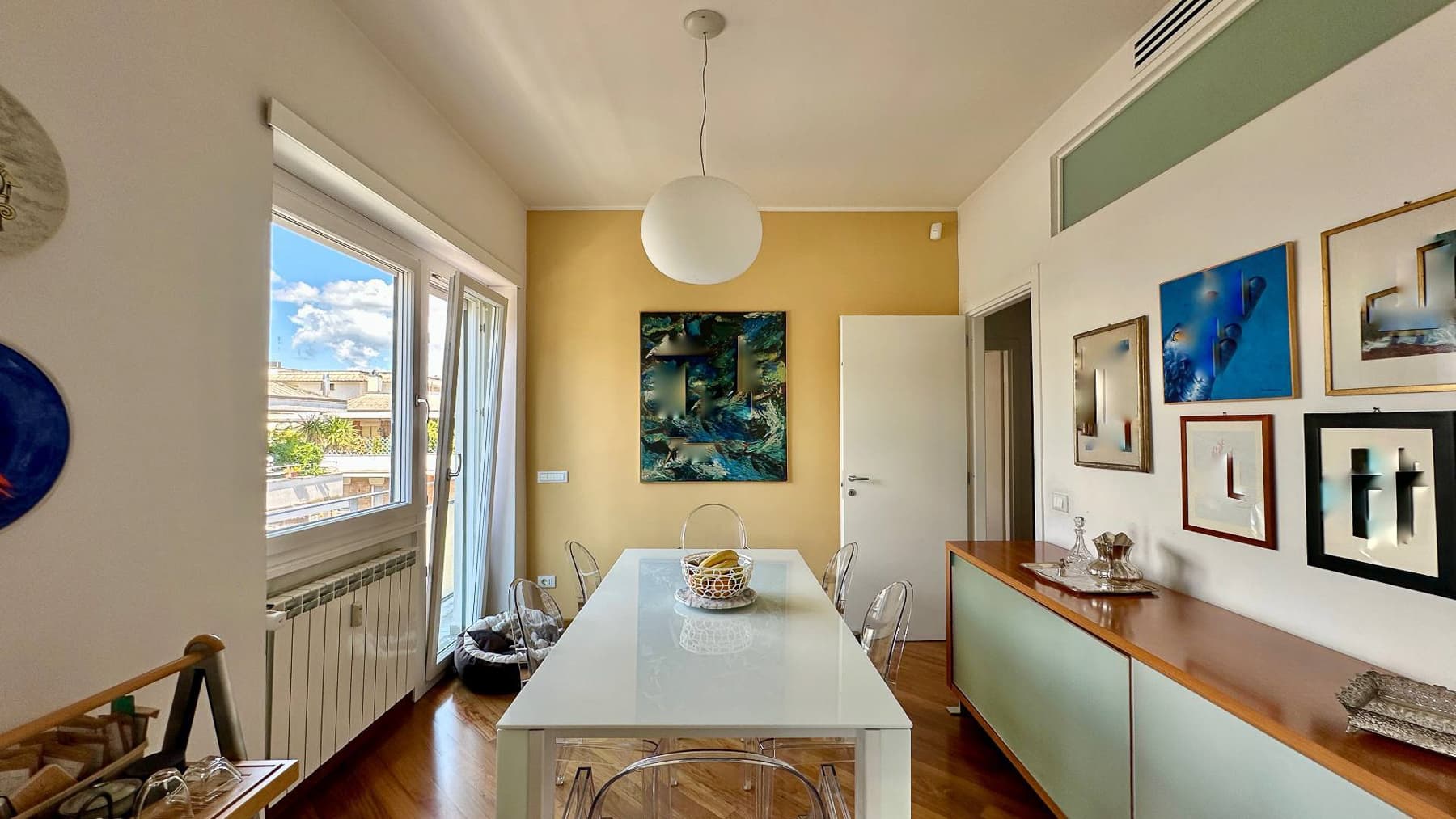 Attico ristrutturato con terrazza panoramica a Roma