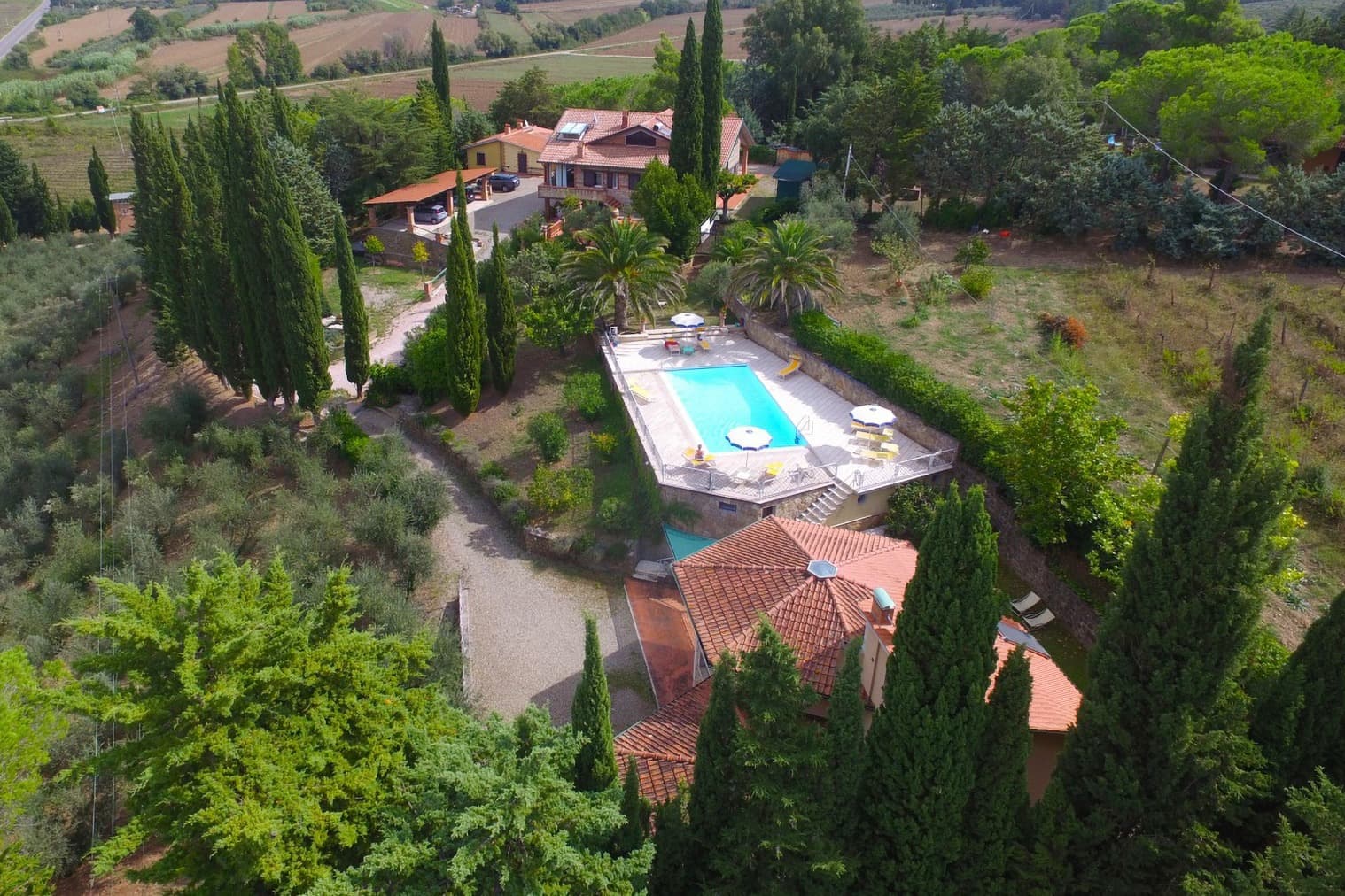 Casale di Prestigio in Toscana, Piscina e Vista Collina