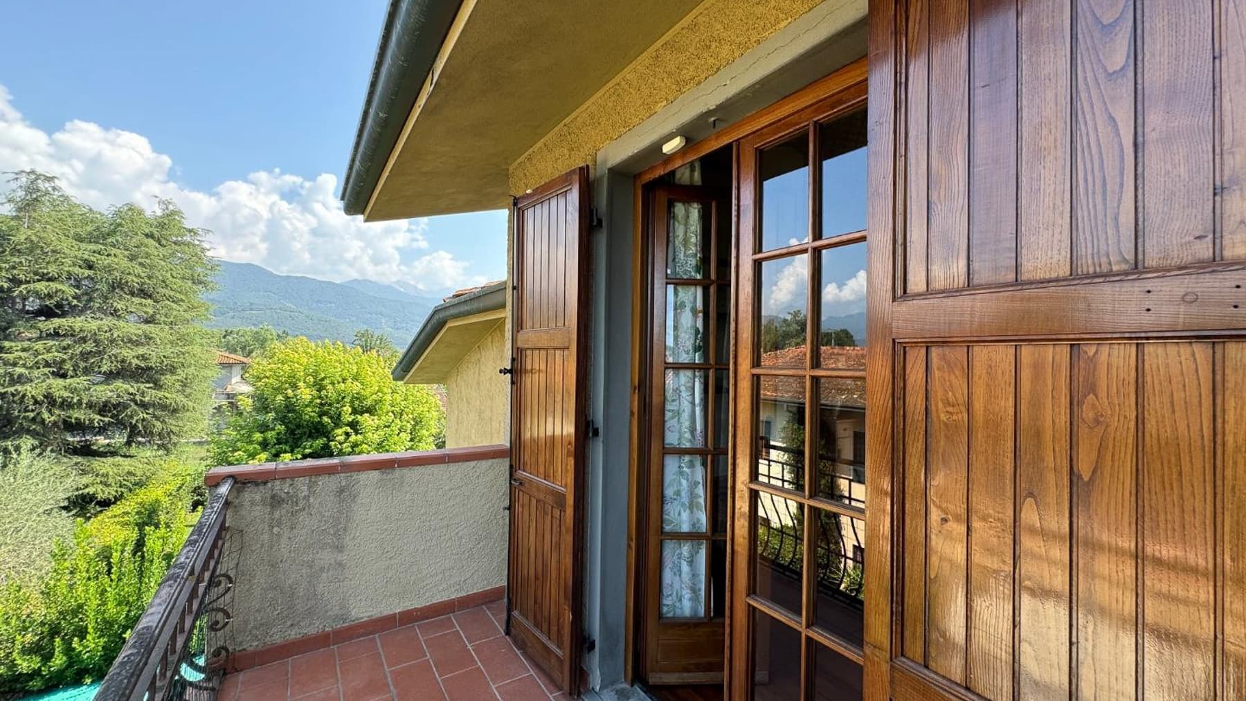 Elegant Villa in Prestigious Forte dei Marmi, Tuscany