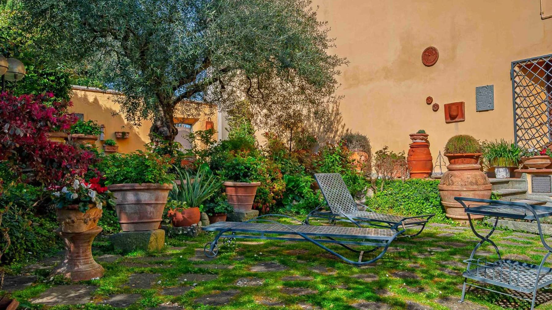 Villa storica con giardino e uliveto a Montopoli, Toscana