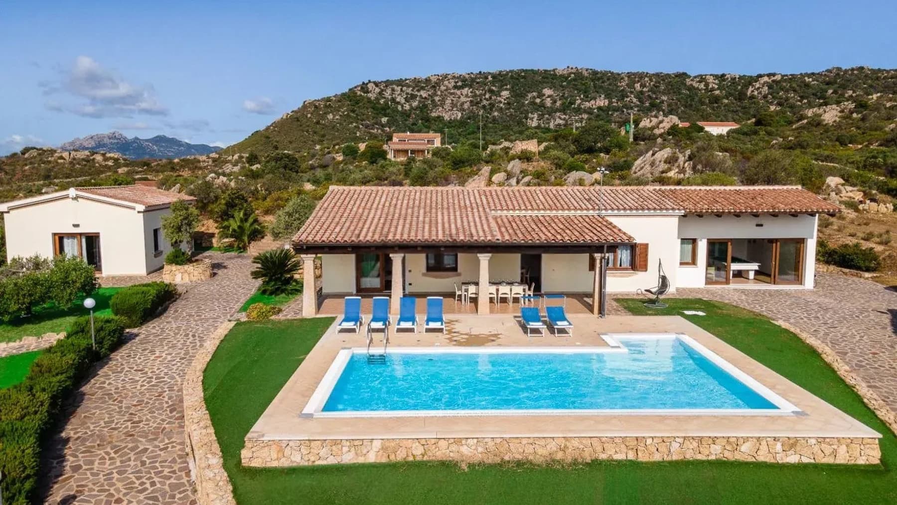Villa esclusiva a Olbia, Sardegna: comfort e privacy