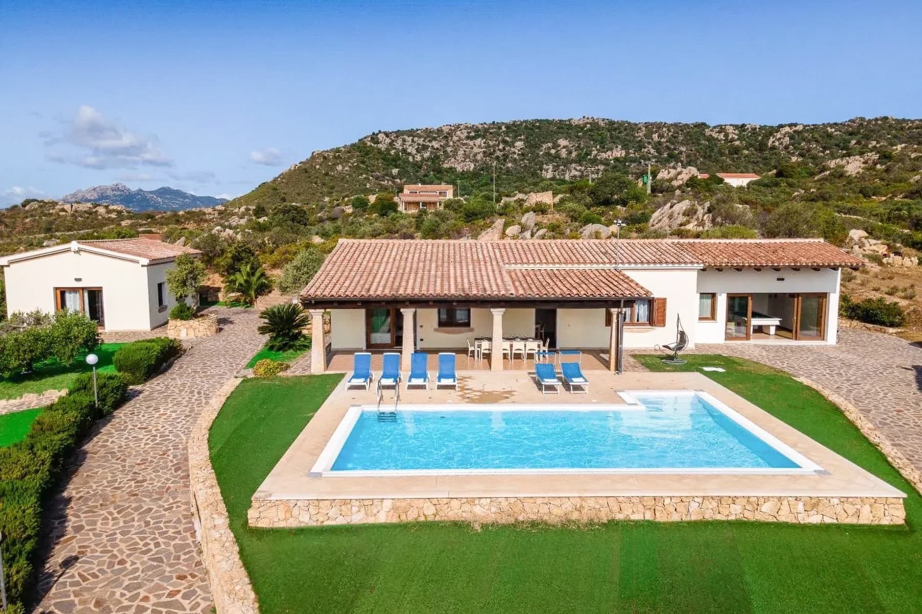 Villa esclusiva a Olbia, Sardegna: comfort e privacy