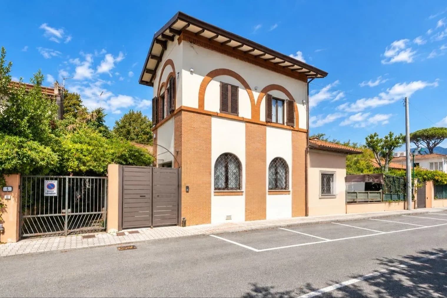 Casa semindipendente a Forte dei Marmi, Toscana