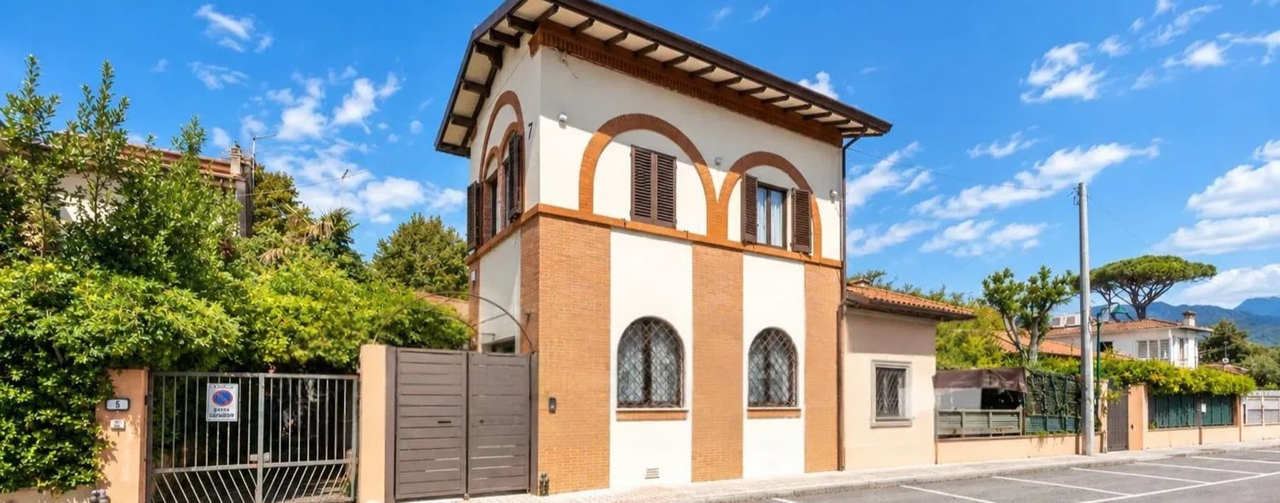 Casa semindipendente a Forte dei Marmi, Toscana
