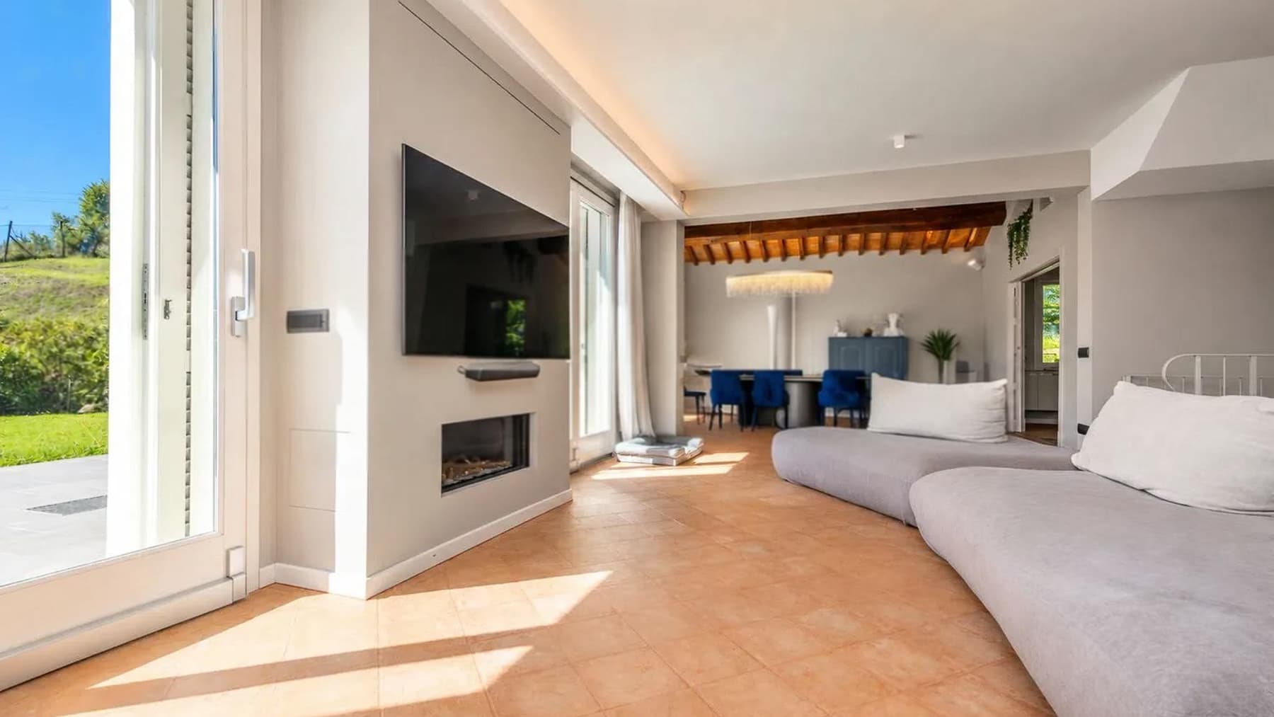 Interiors (19)