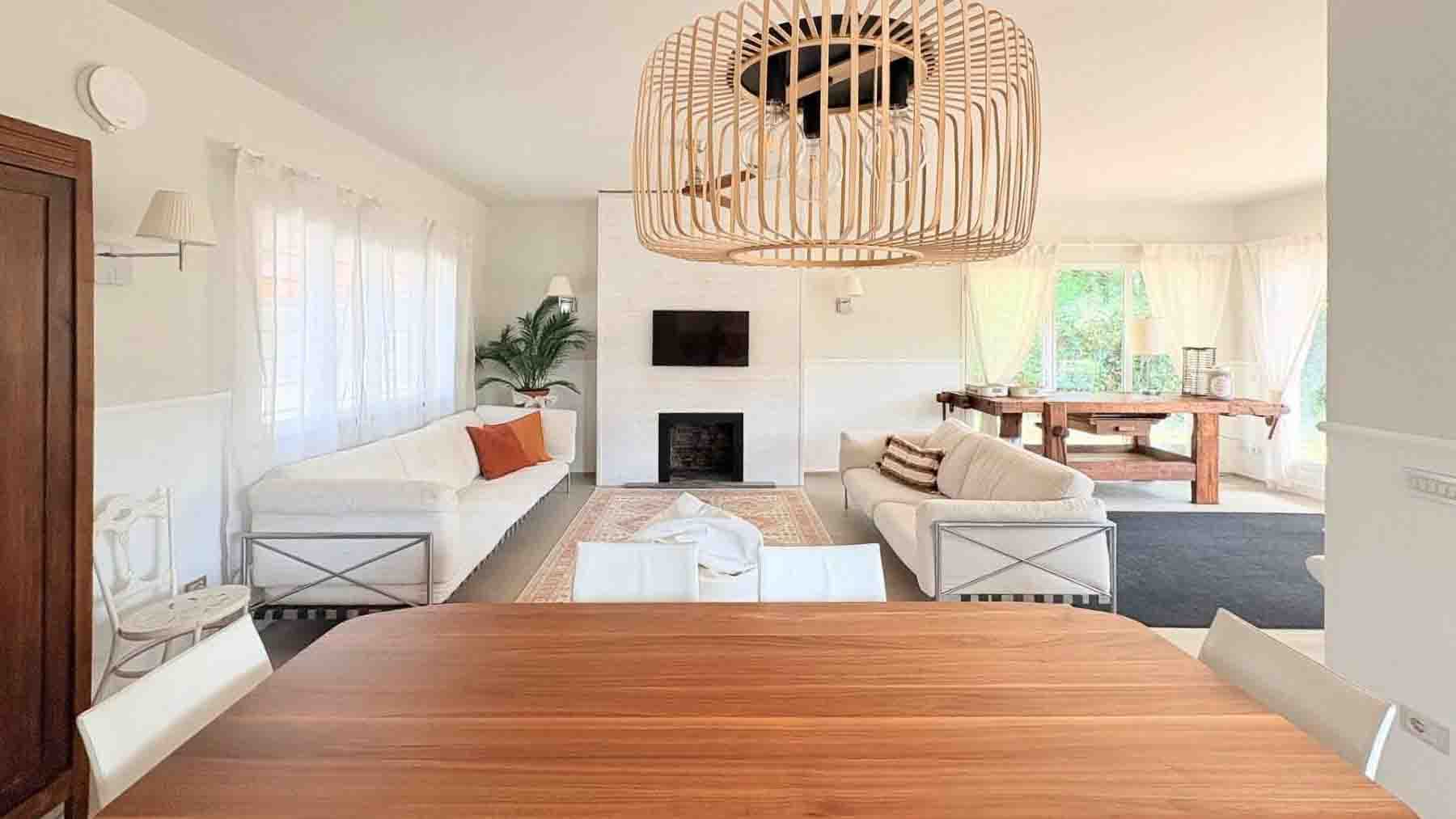 Interiors (9)