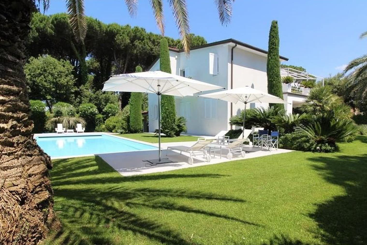 Elegant Villa in Forte dei Marmi, Tuscany