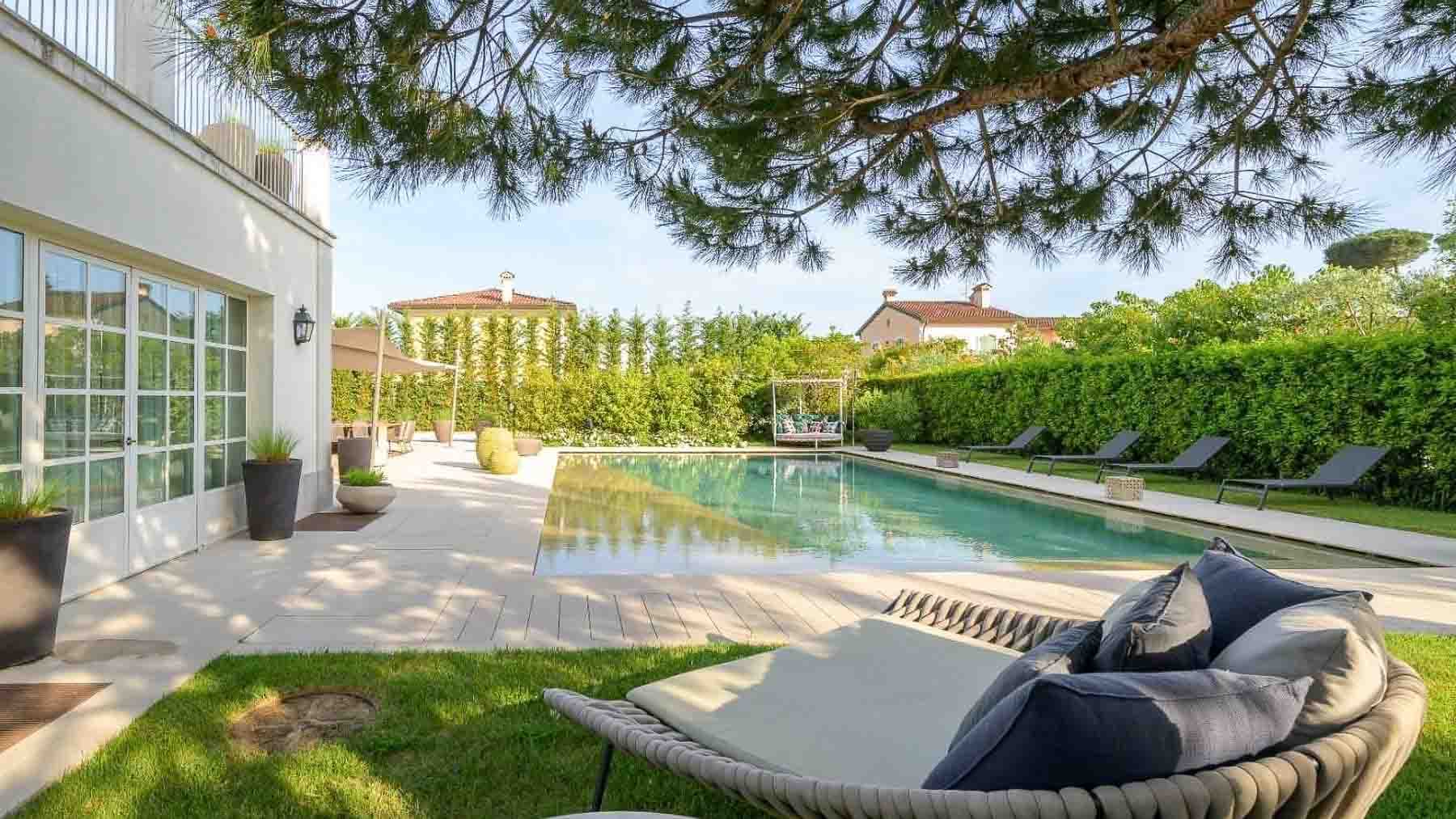Villa con piscina a Forte dei Marmi, Toscana