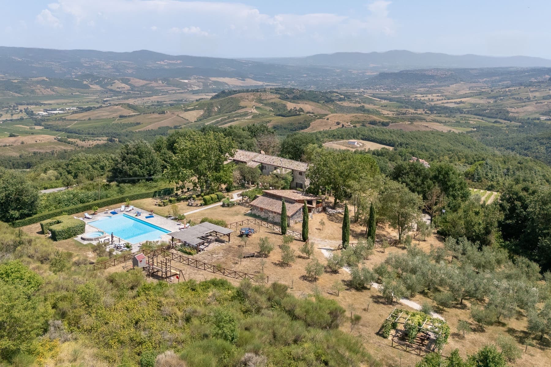 Casale panoramico con piscina e parco ad Orvieto