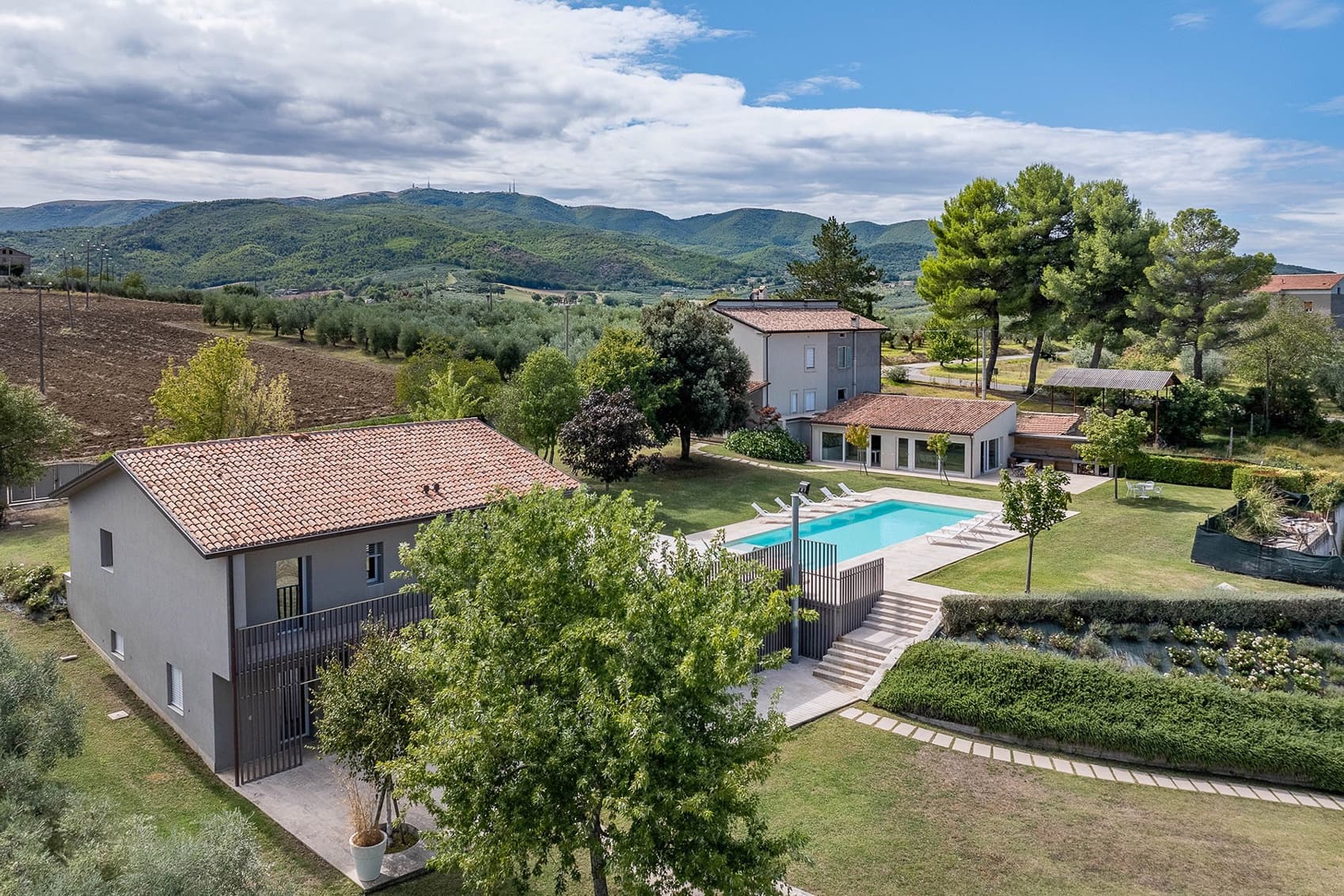 Proprietà esclusiva con piscina a Giano dell'Umbria