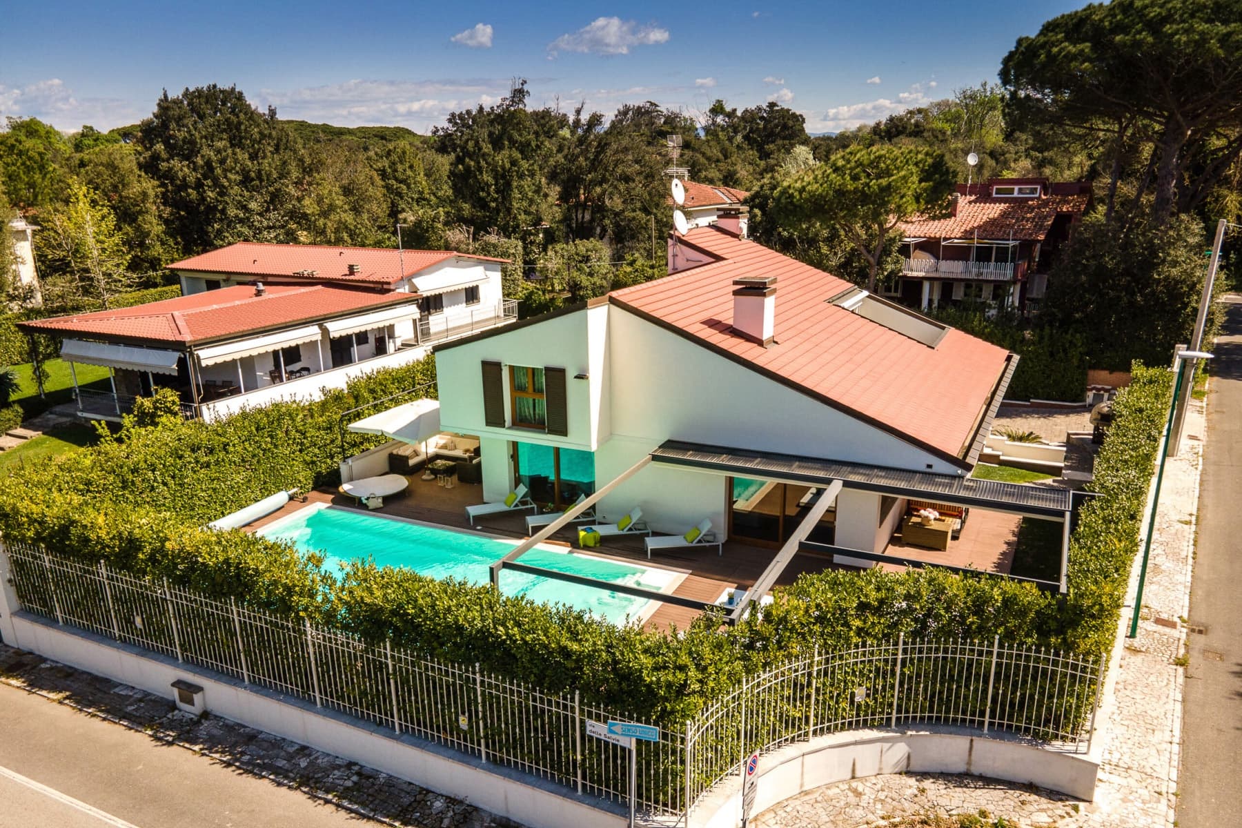 Villa elegante a Pisa, con piscina e giardino privato