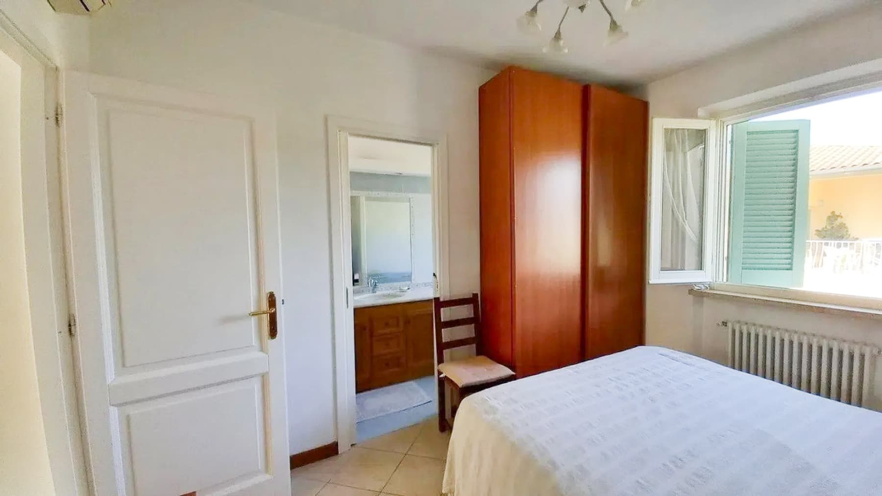 Villa indipendente a Forte dei Marmi, vicina al mare