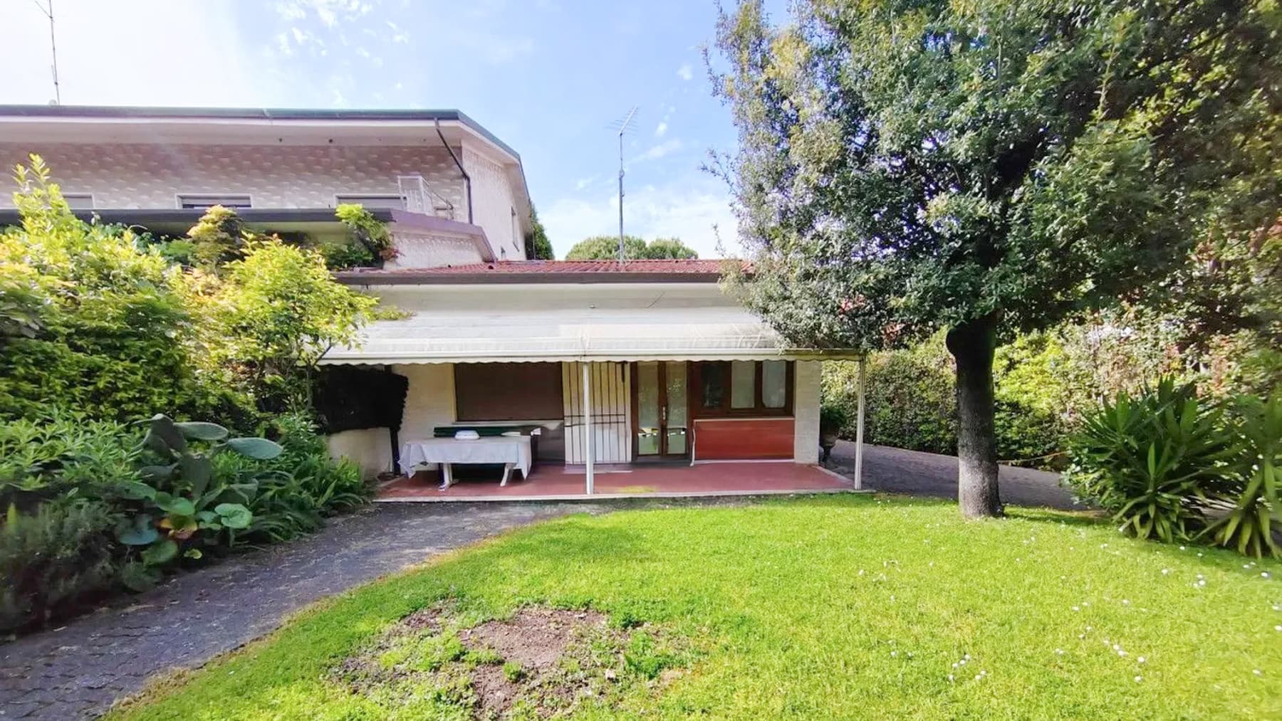 Villa a Forte dei Marmi, vicino al mare e servizi