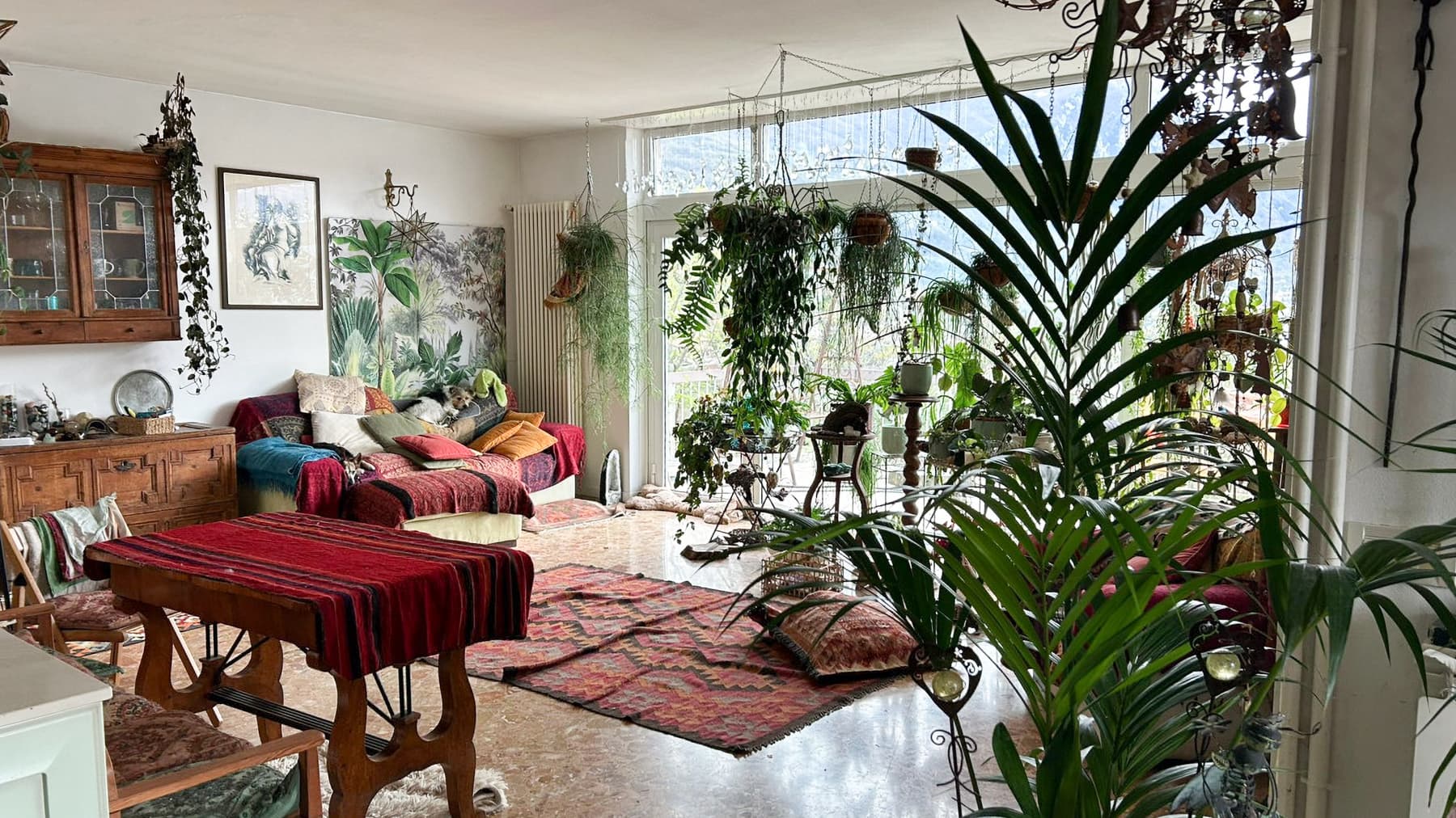Interiors (2)