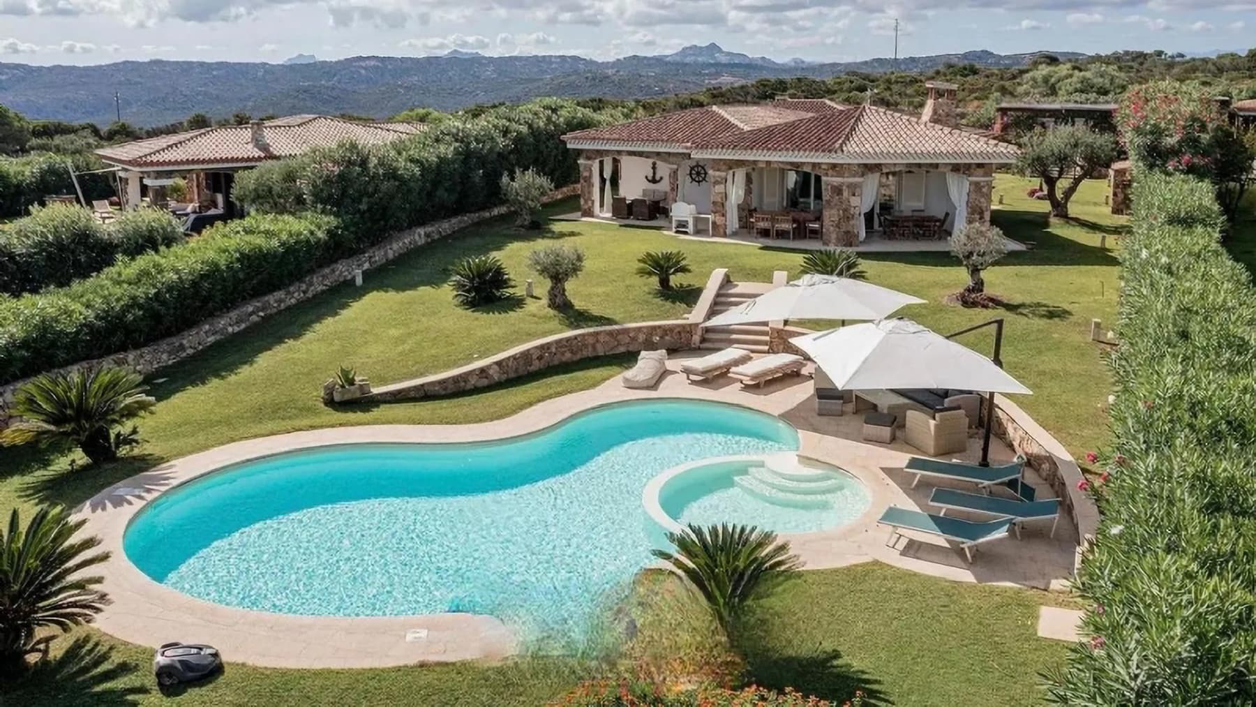 Villa in Porto Cervo, Sardinia: Stunning Location