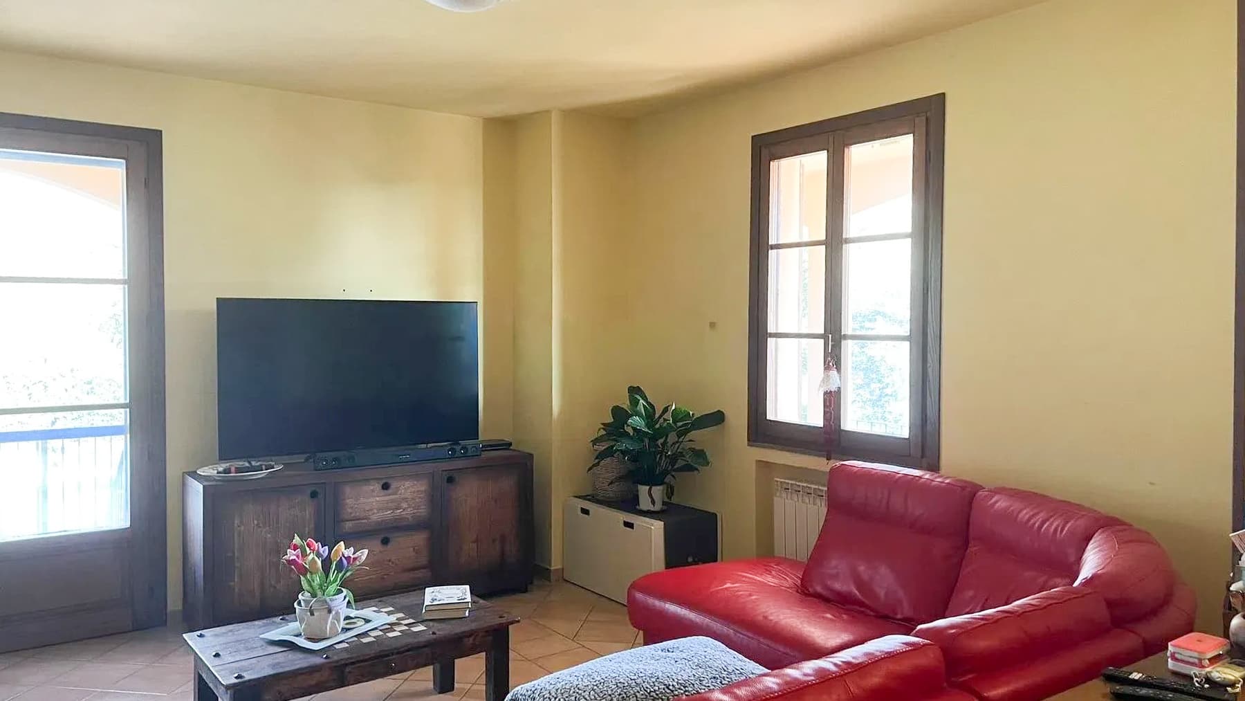 Interiors (2)