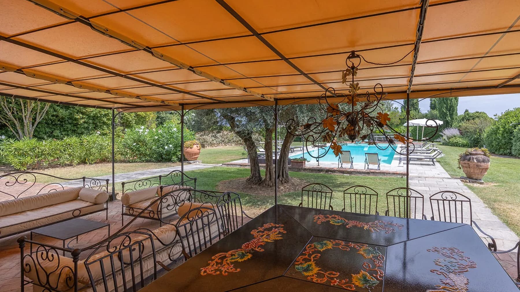 Rustic Country House in Charming Cortona, Tuscany