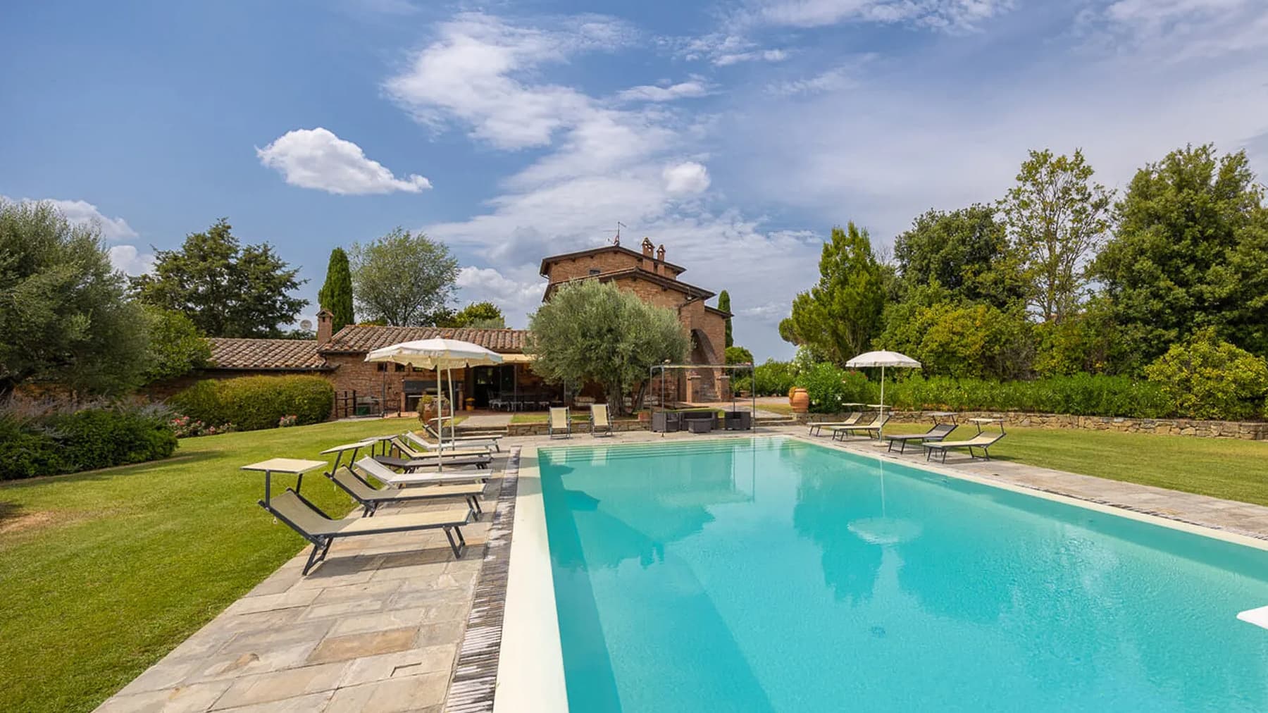 Rustic Country House in Charming Cortona, Tuscany
