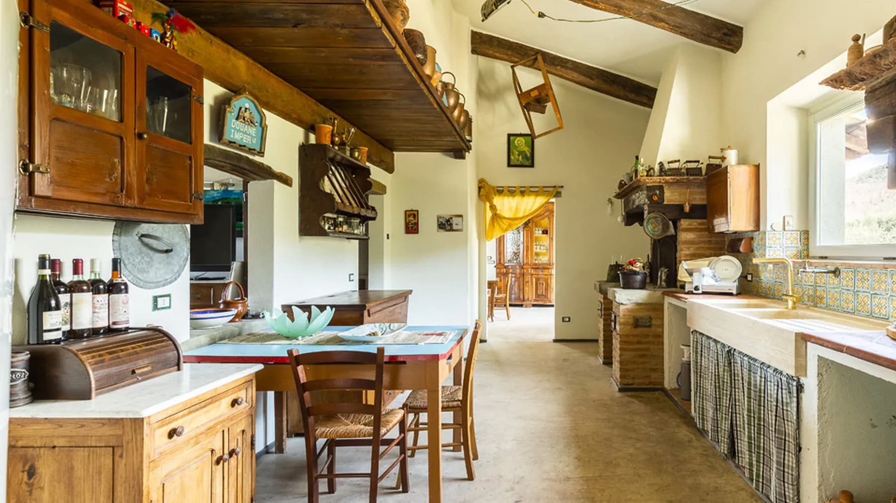 Interiors (18)