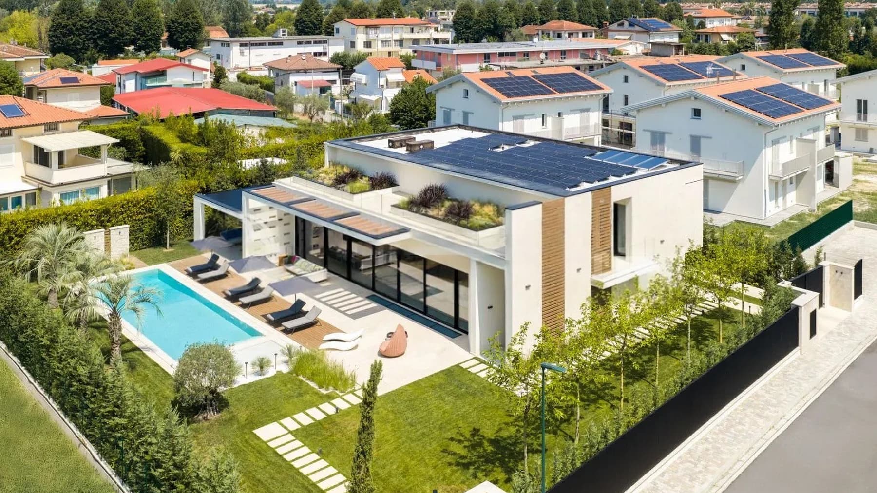 Villa moderna con piscina a Forte dei Marmi, Toscana