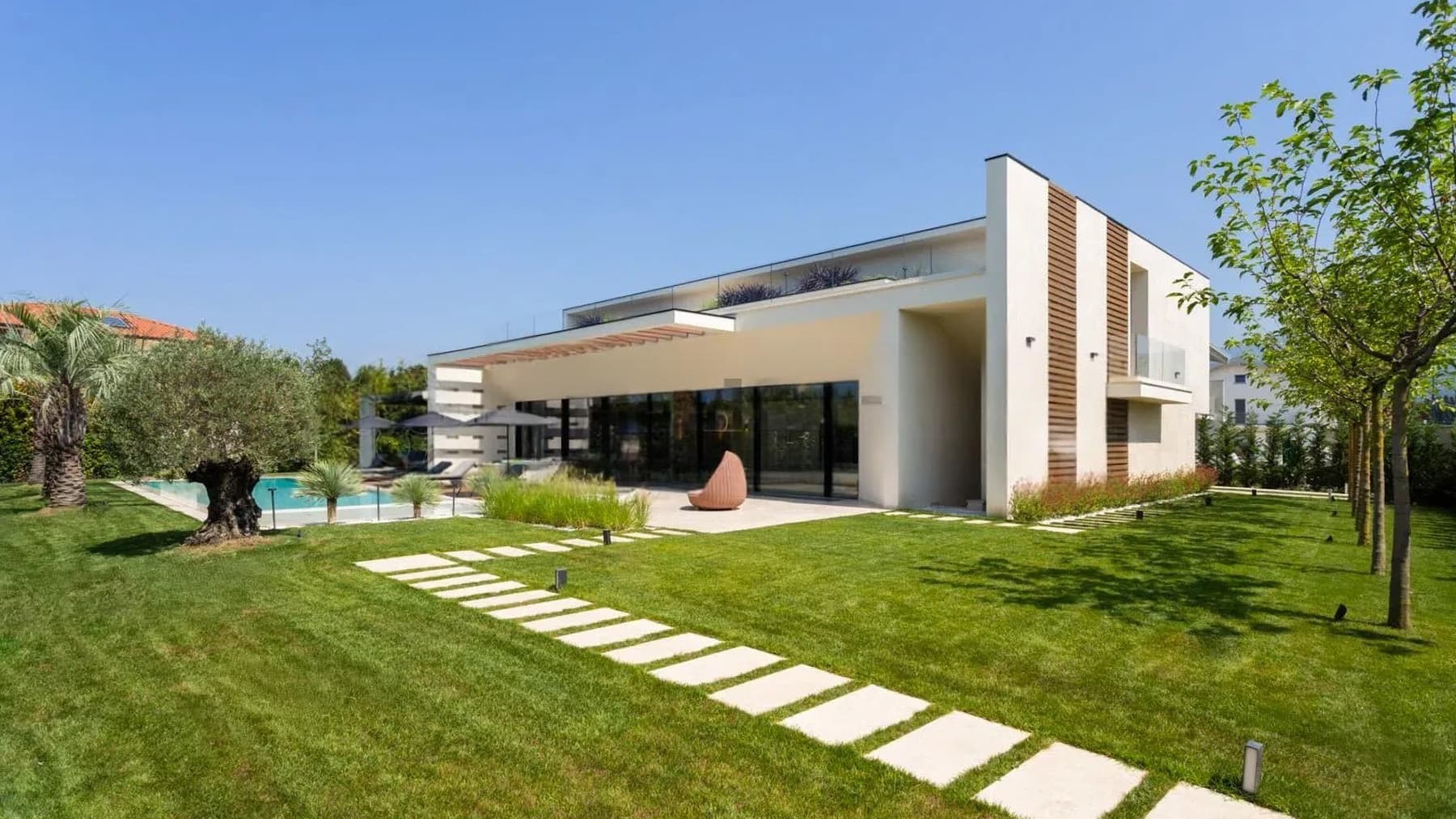 Villa moderna con piscina a Forte dei Marmi, Toscana