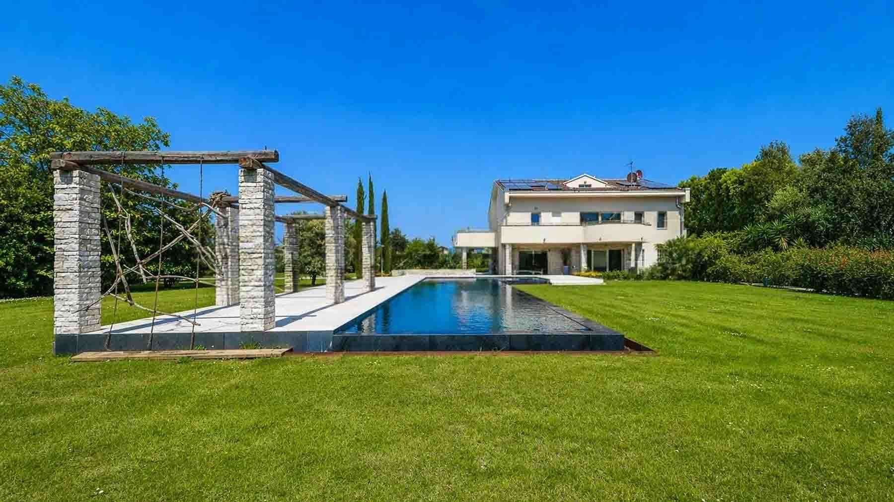 Villa elegante con piscina a Forte dei Marmi, Toscana