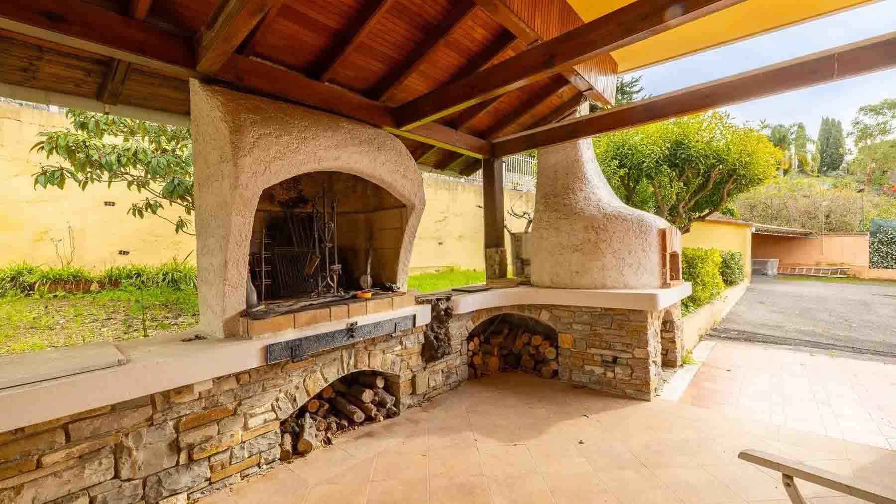 Villa con piscina e vista mare a Bordighera