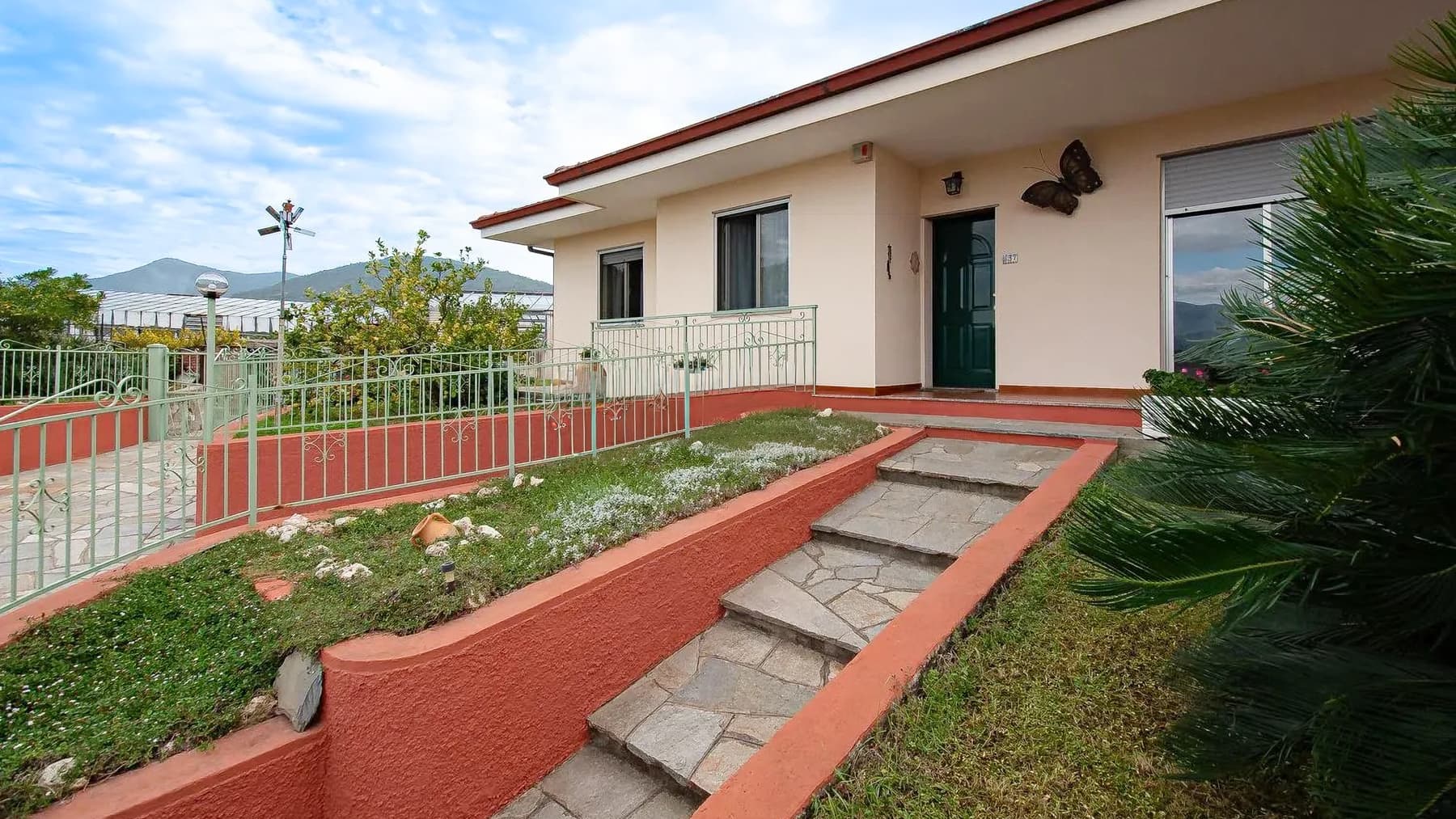 Villa con Vista Mare e Giardino a Bordighera
