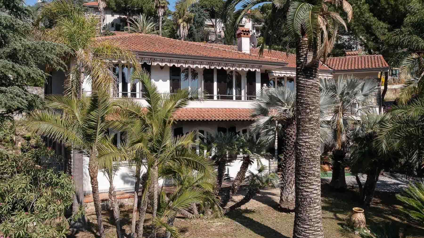 Villa bifamiliare con vista mare a Bordighera