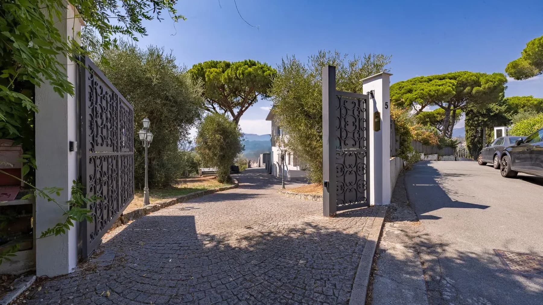 Villa panoramica con giardino a Bordighera