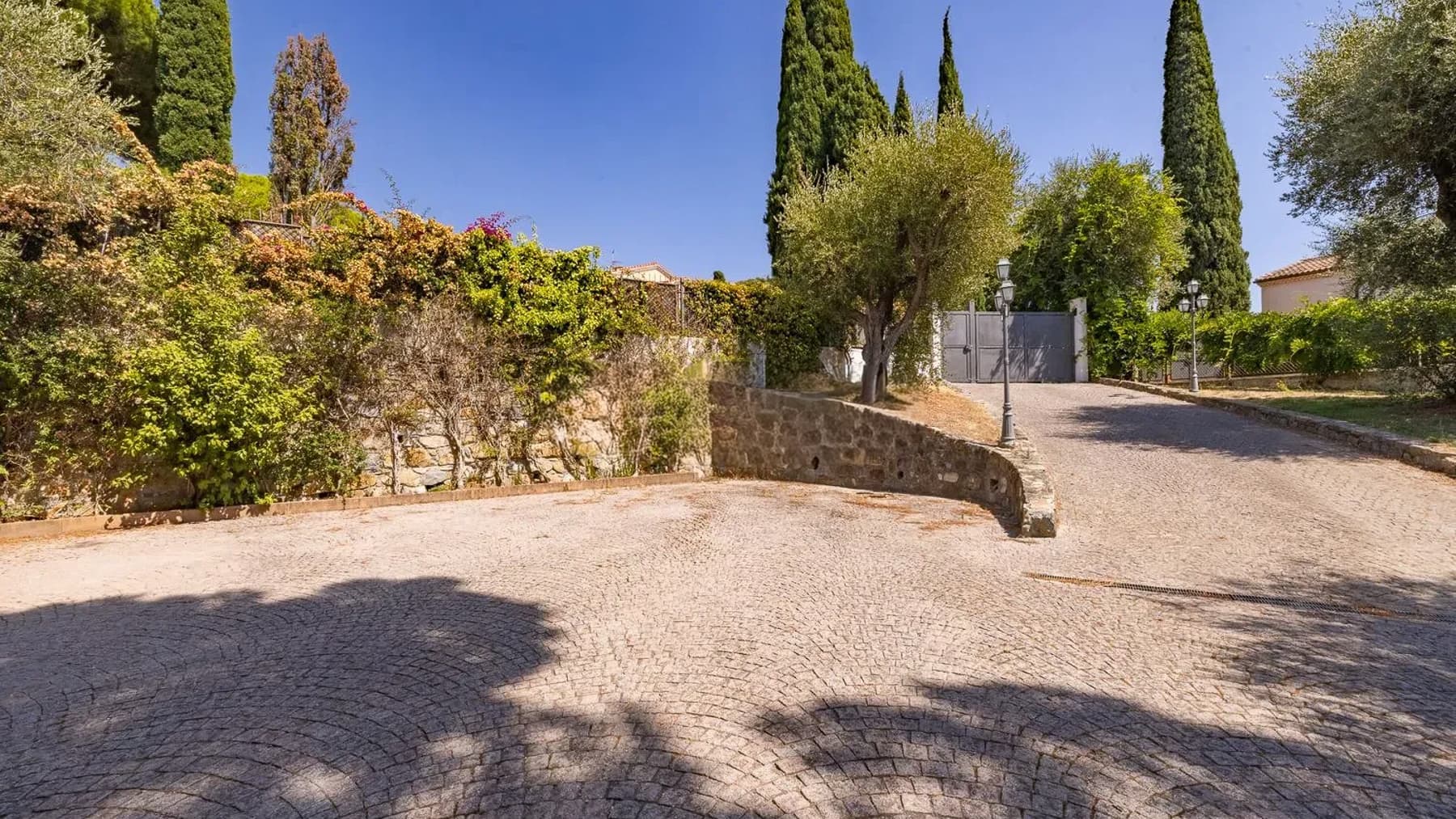Villa panoramica con giardino a Bordighera
