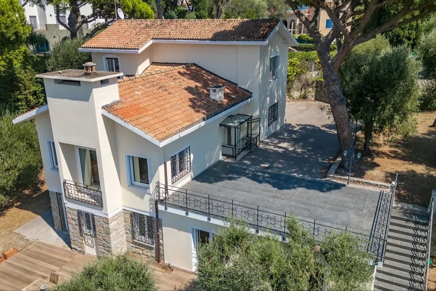 Villa panoramica con giardino a Bordighera