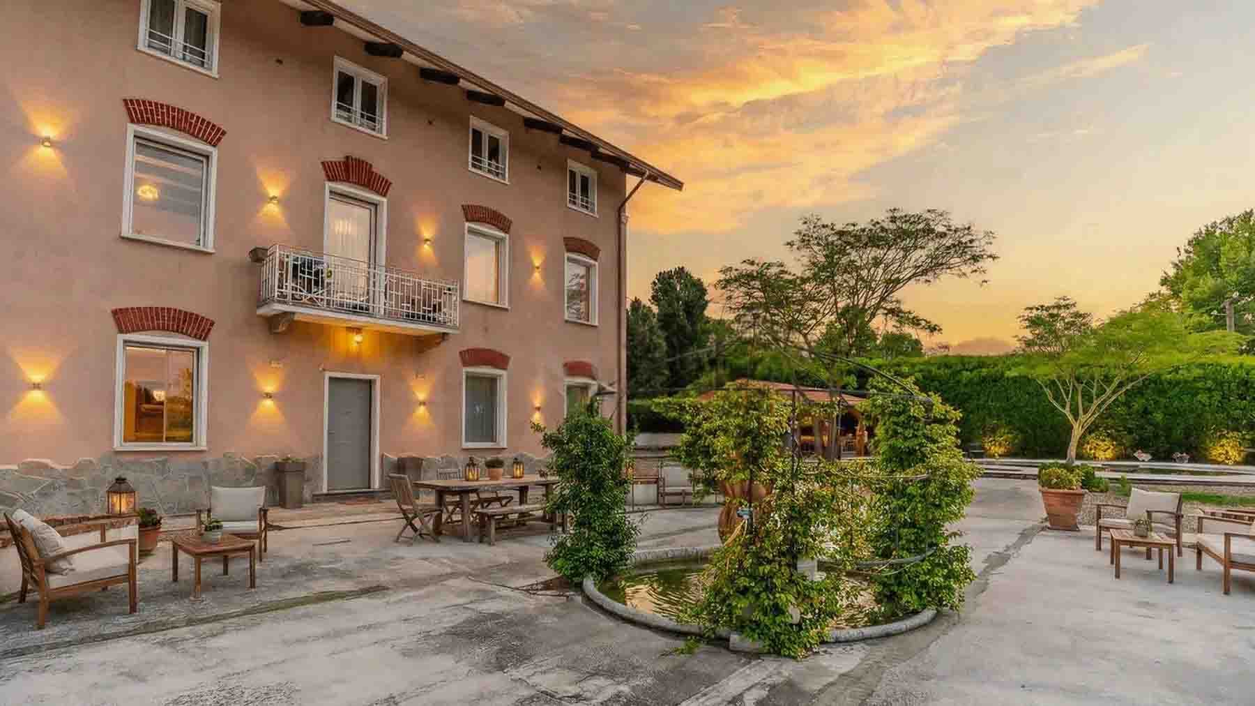 Casa indipendente con scuderia a Poirino, 15.000 m²