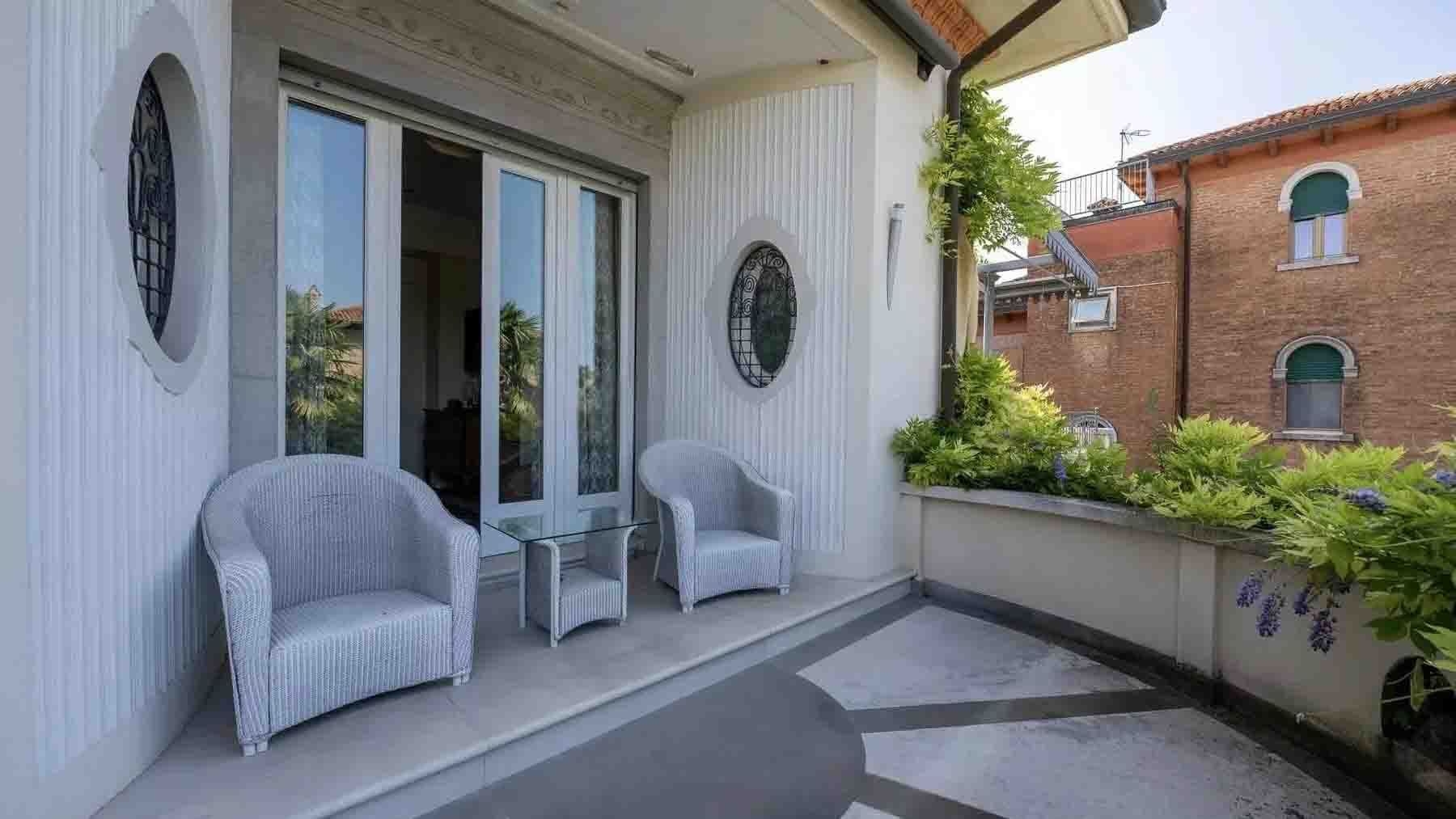 Exteriors (4)