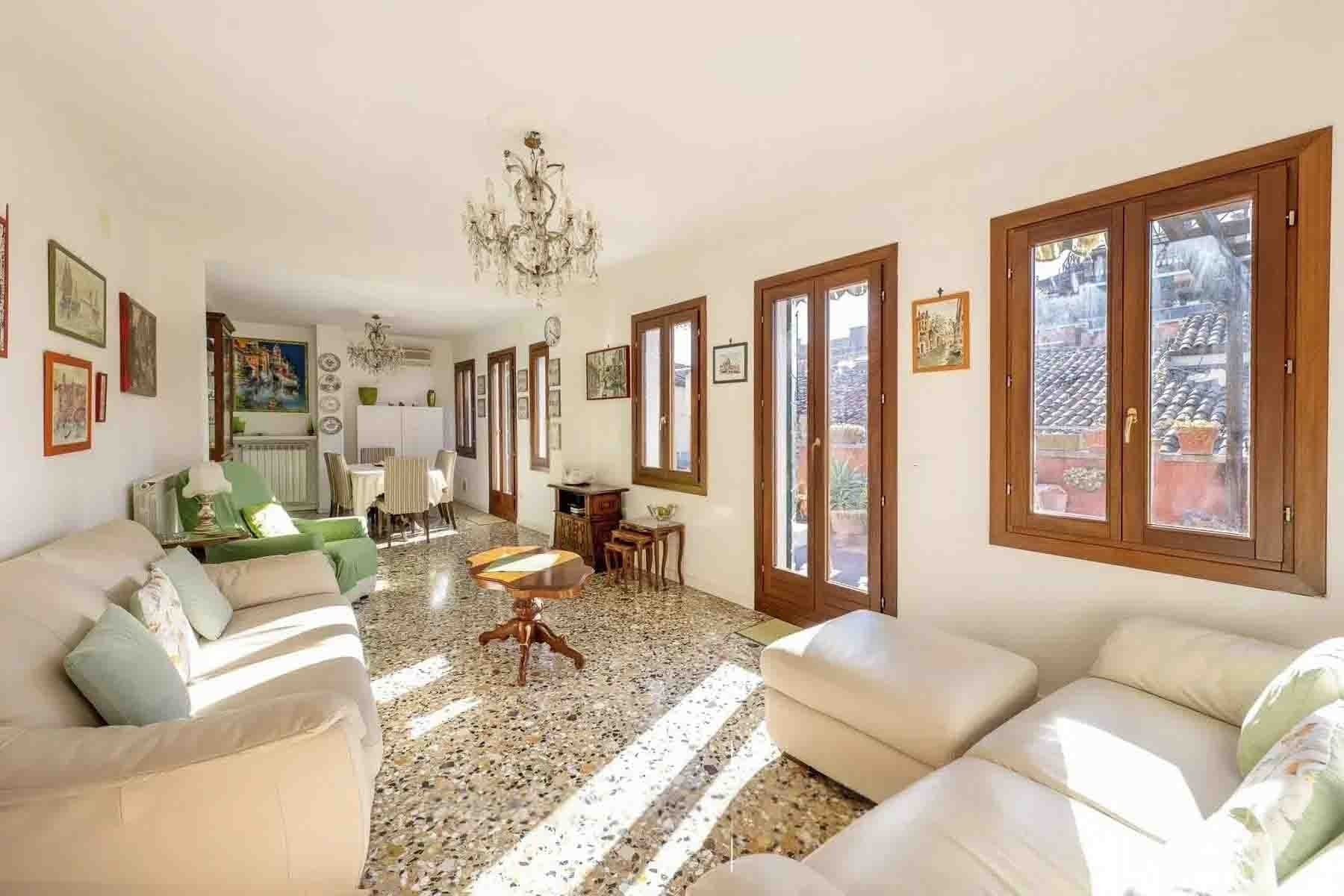 Penthouse in Venice, Veneto with Stunning Views