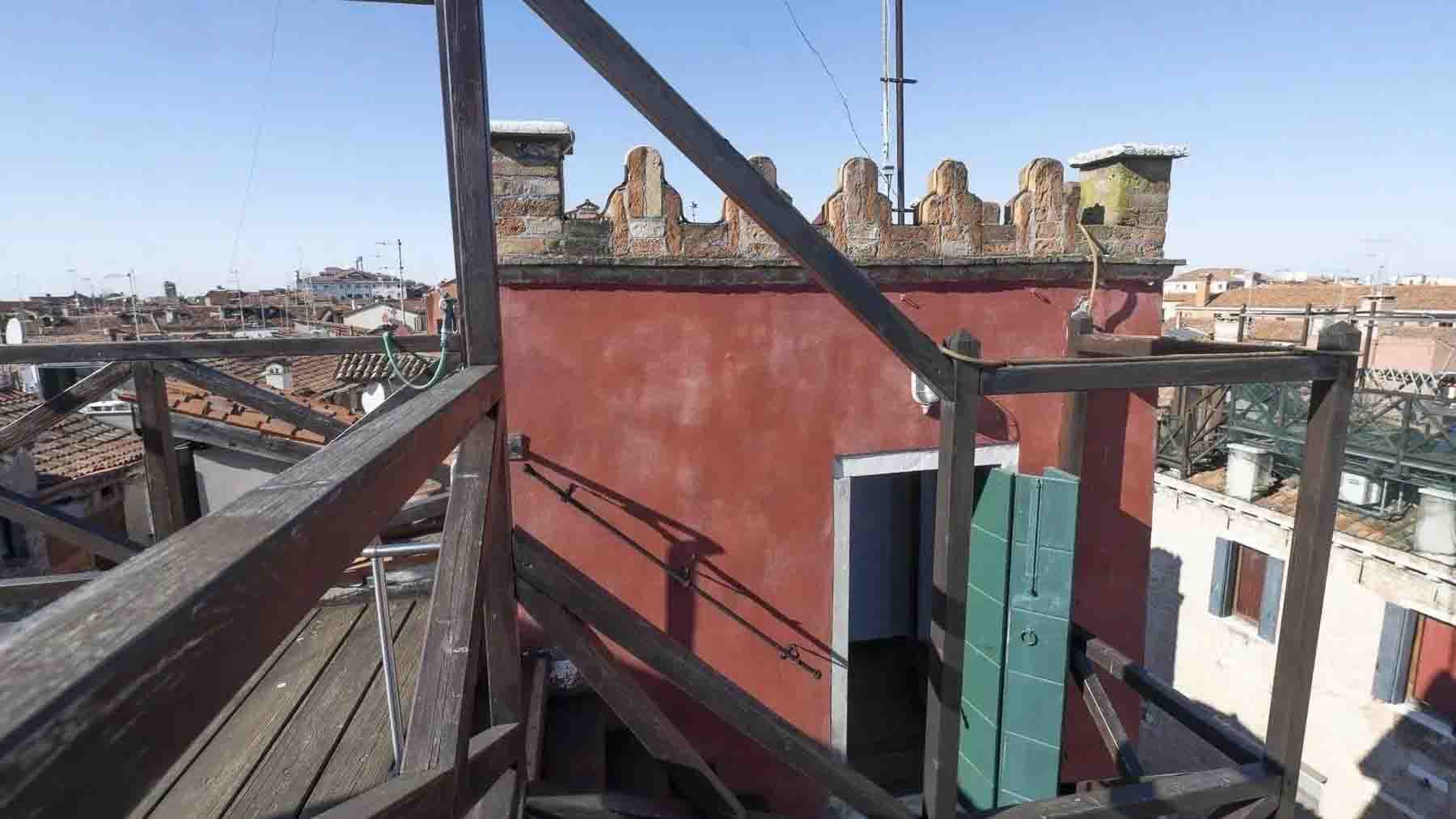 Exteriors (4)