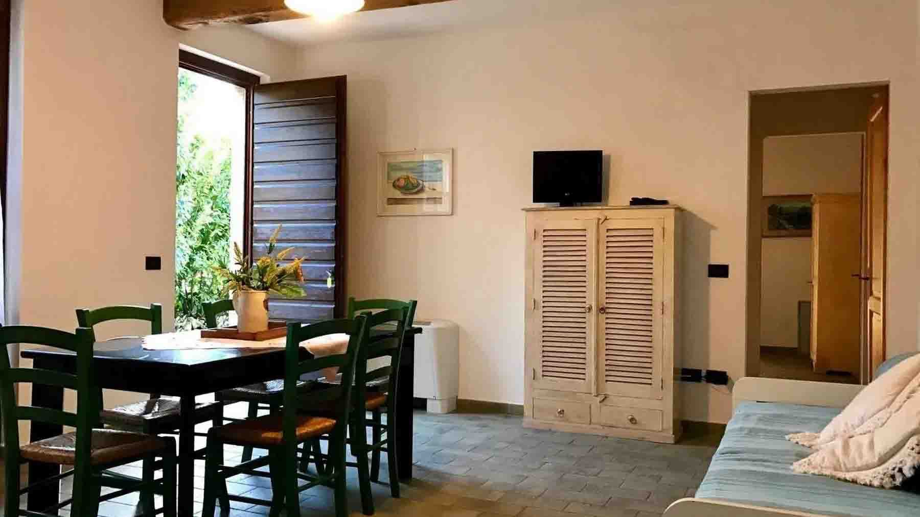 Interiors (8)