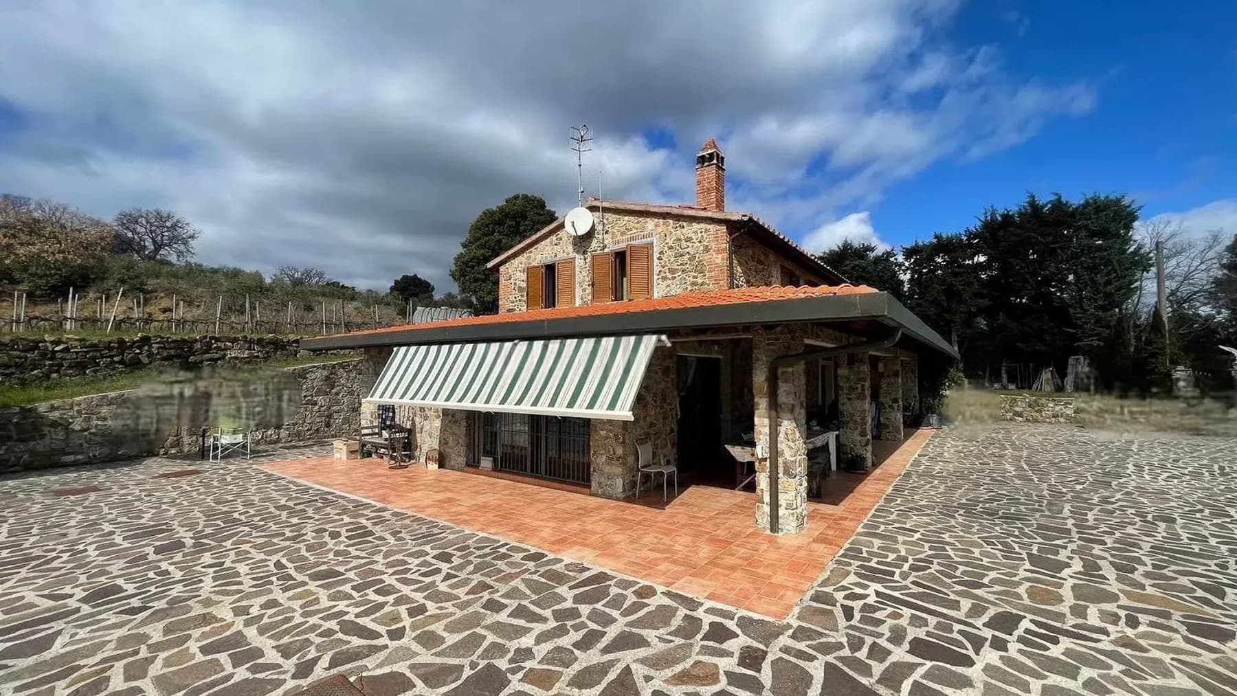 Casale in Toscana con piscina e giardino a Massa Marittima