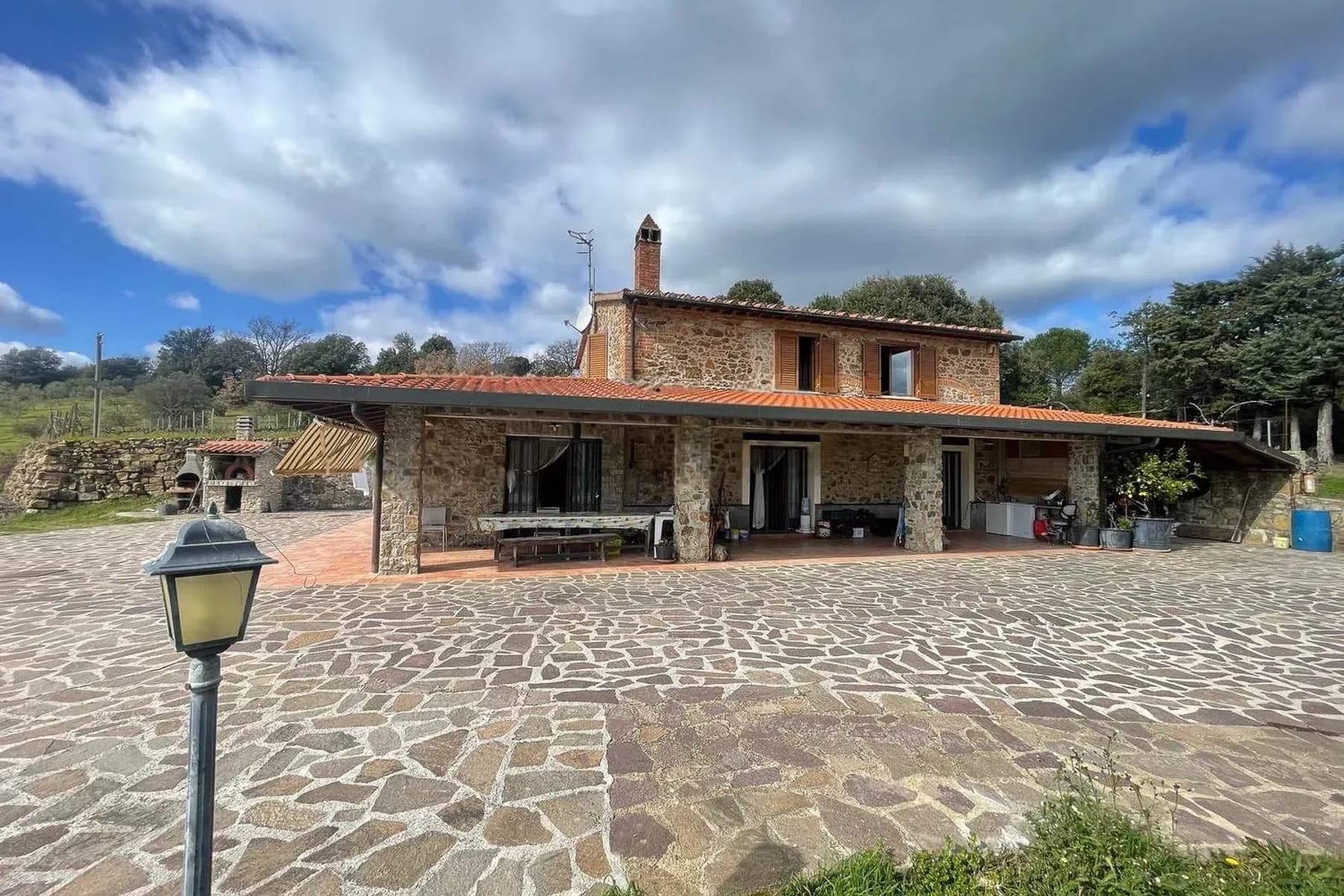 Casale in Toscana con piscina e giardino a Massa Marittima