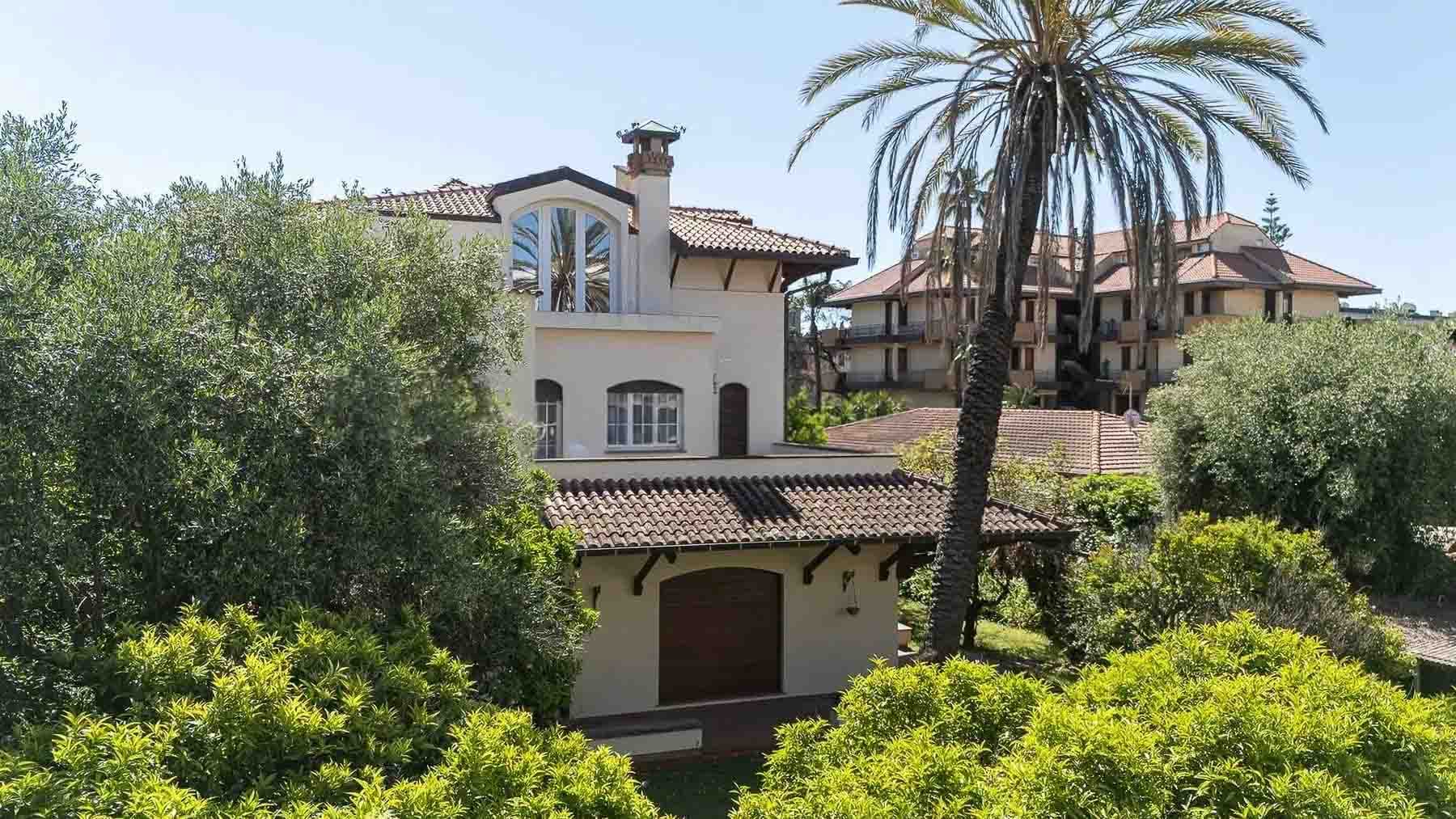 Elegant Villa in Scenic Bordighera, Liguria