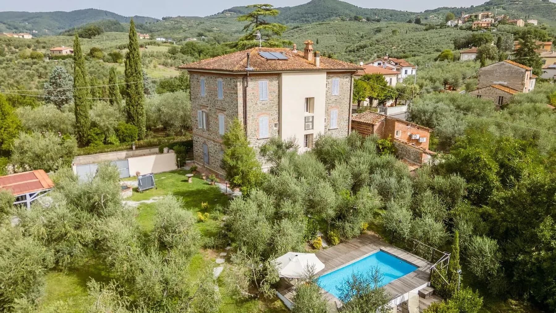 Villa storica in Toscana con parco e piscina