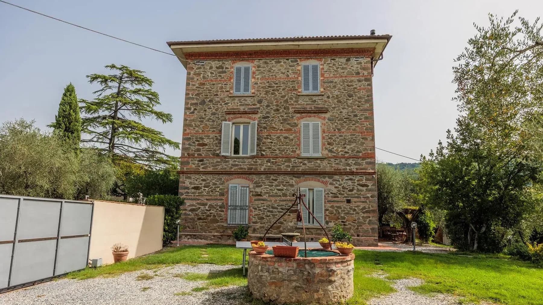 Villa storica in Toscana con parco e piscina