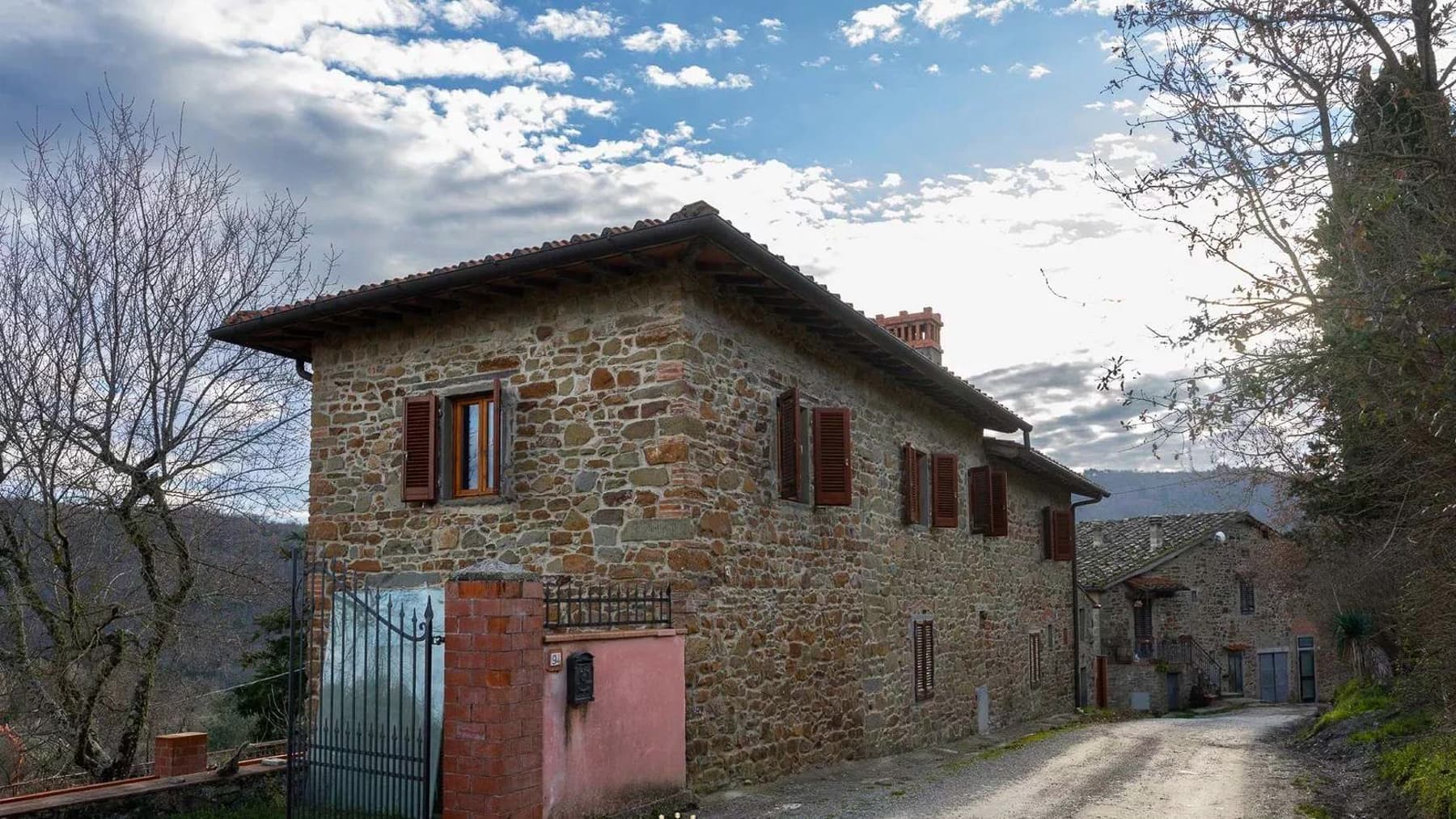 Tenuta-Complesso a Lucolena, nel cuore del Chianti Toscano