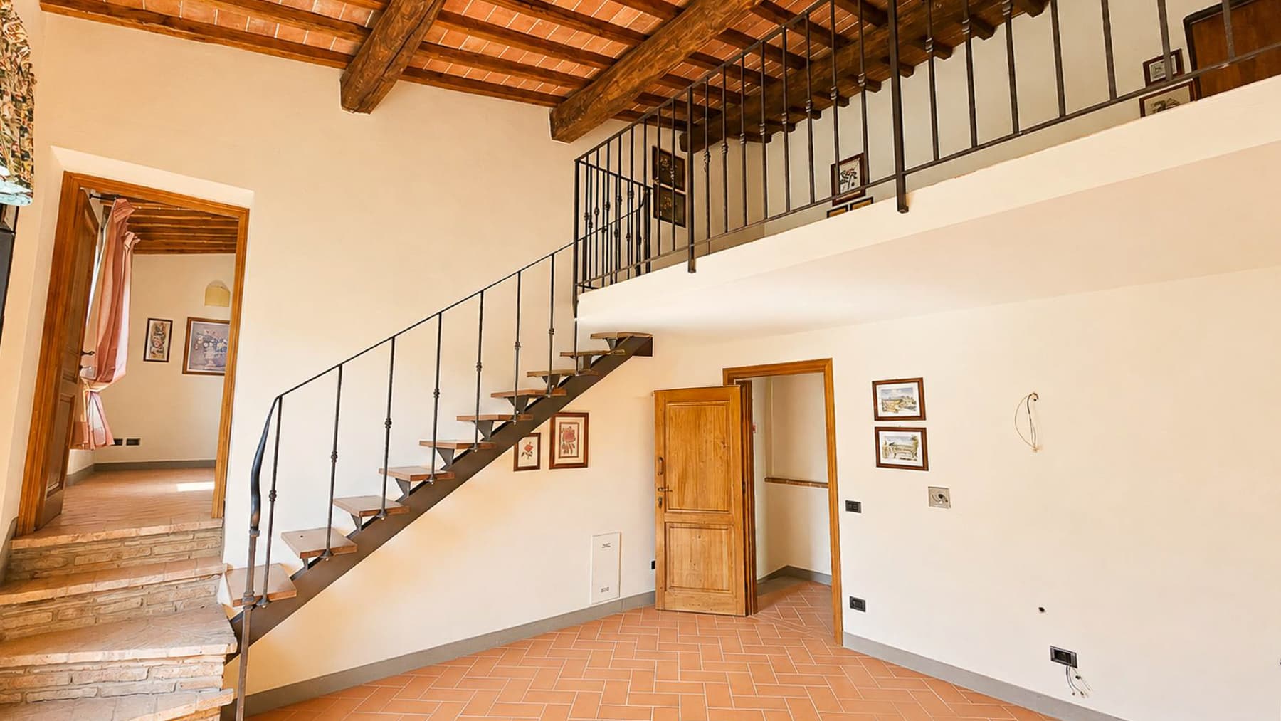 Colonica a Chiocchio con piscina, Toscana