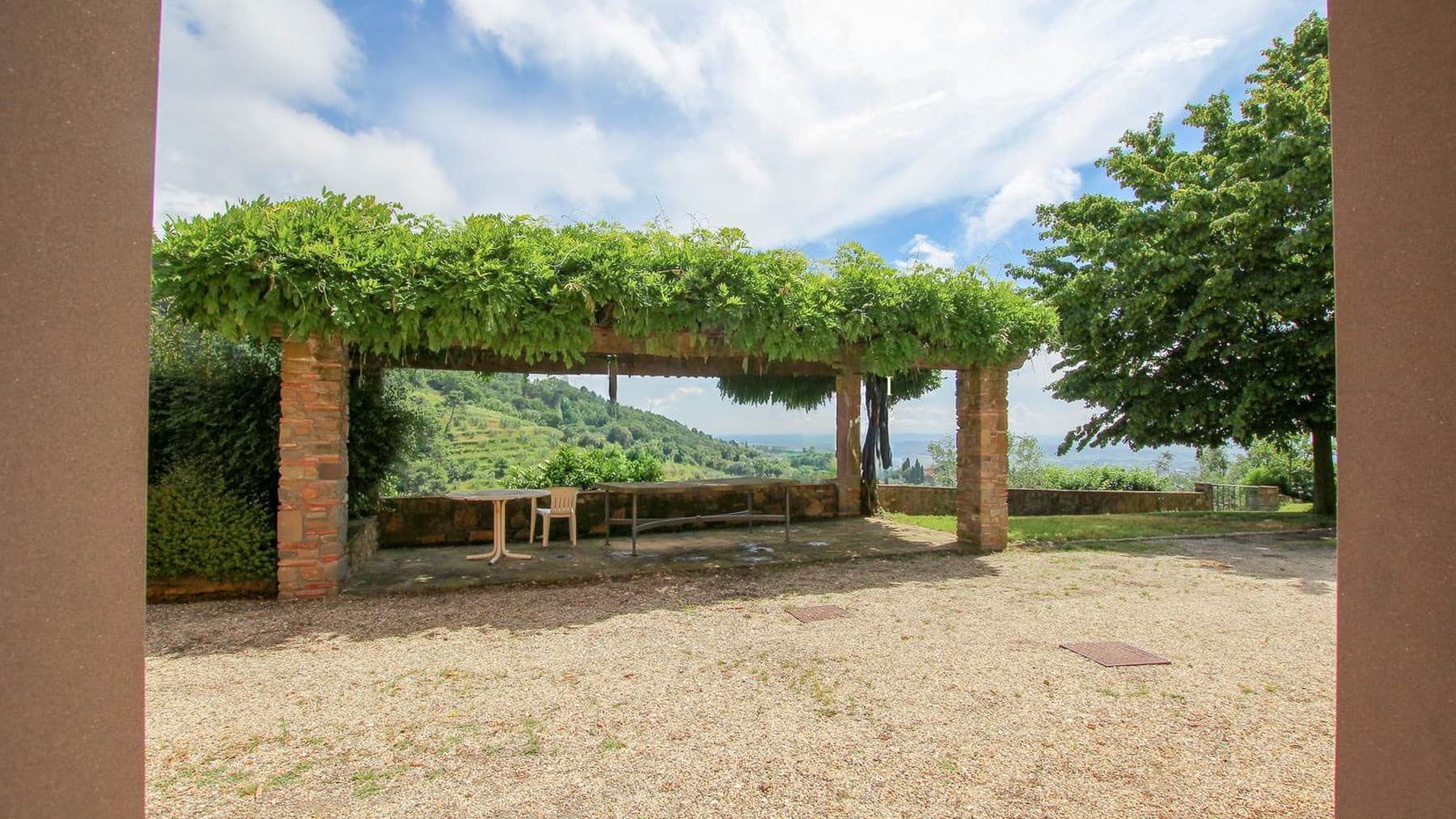 Casale panoramico in Toscana, 500 mq con giardino e oliveto