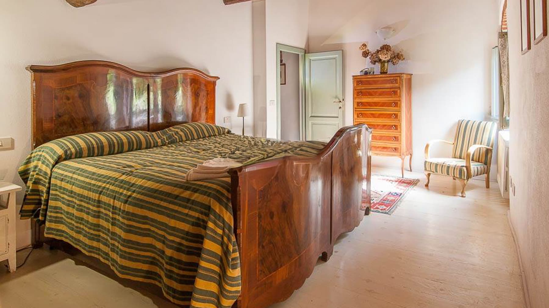Casale in Toscana, San Polo In Chianti: Eleganza e Privacy