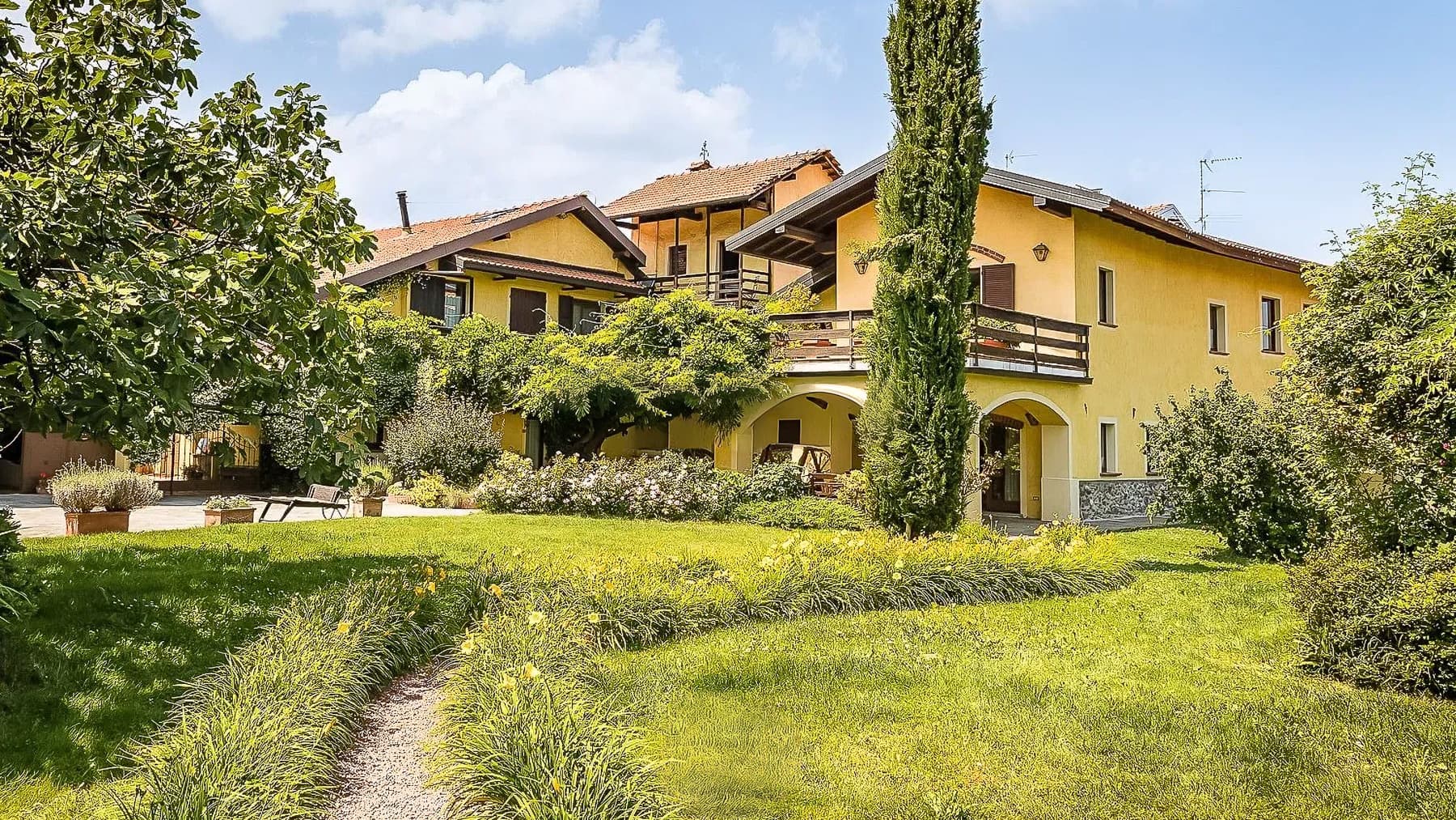 Casale incantevole a Villaggi con parco e piscina