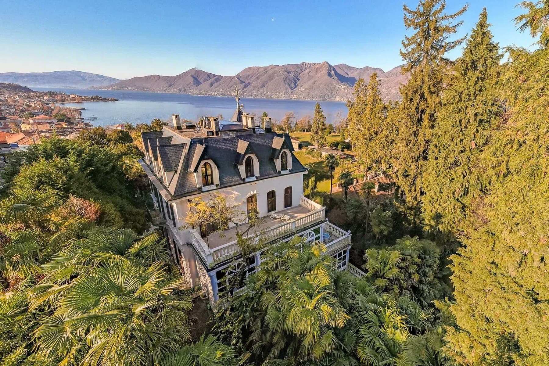 Charming Villa near Lago Maggiore, Luino, Lombardy