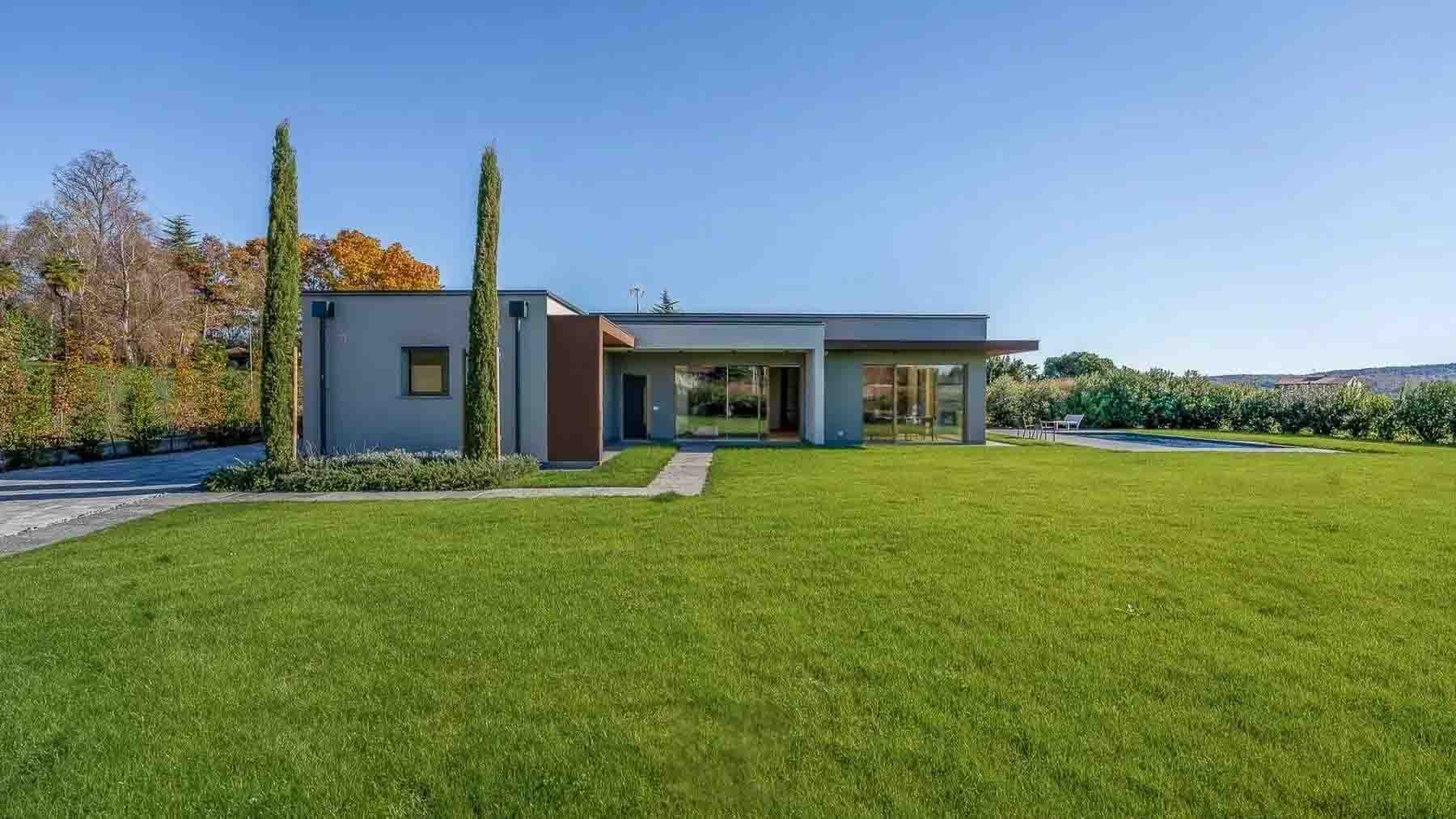 Villa in Angera, Lombardia Overlooking Lago Maggiore