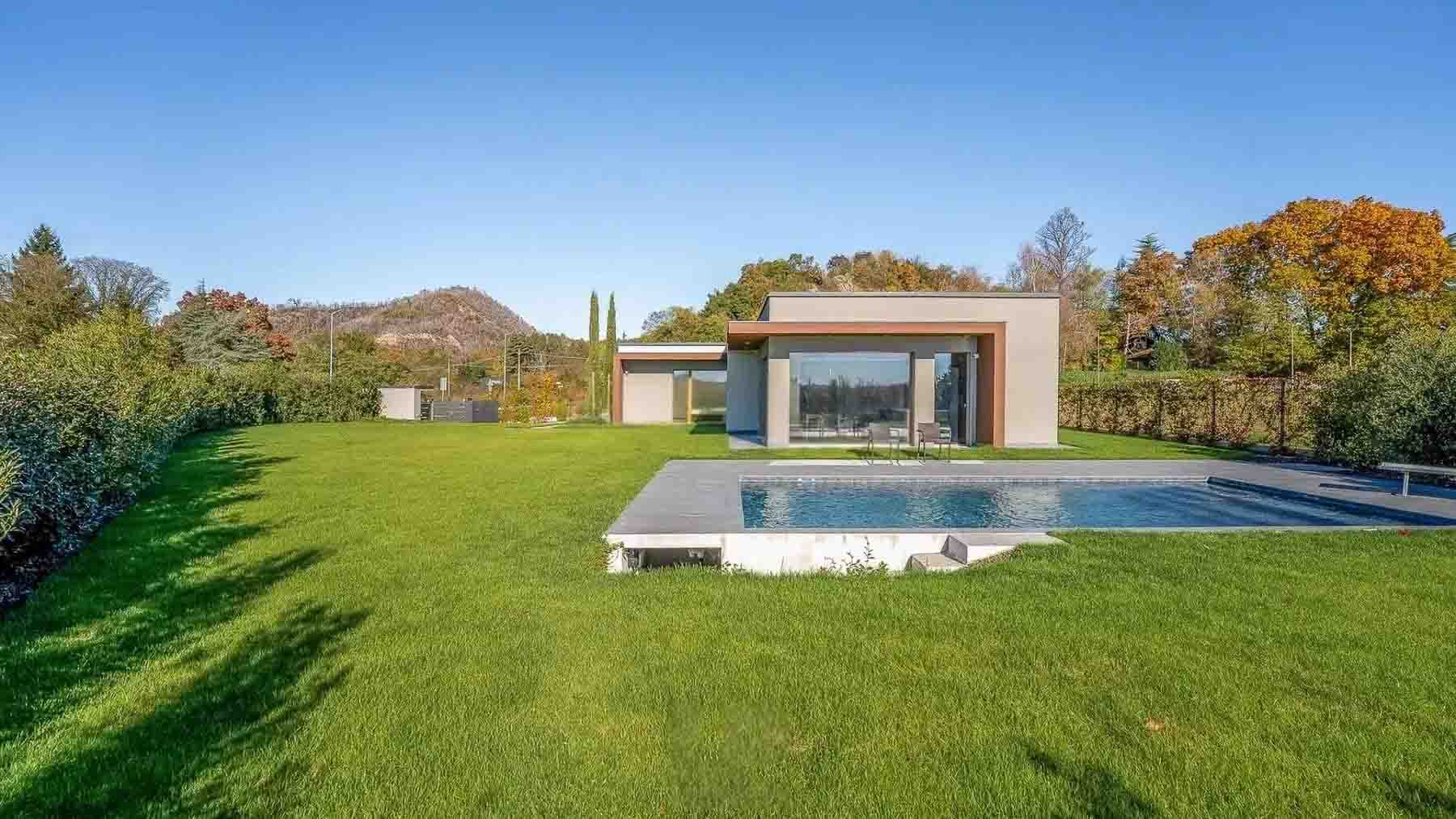 Villa in Angera, Lombardia Overlooking Lago Maggiore